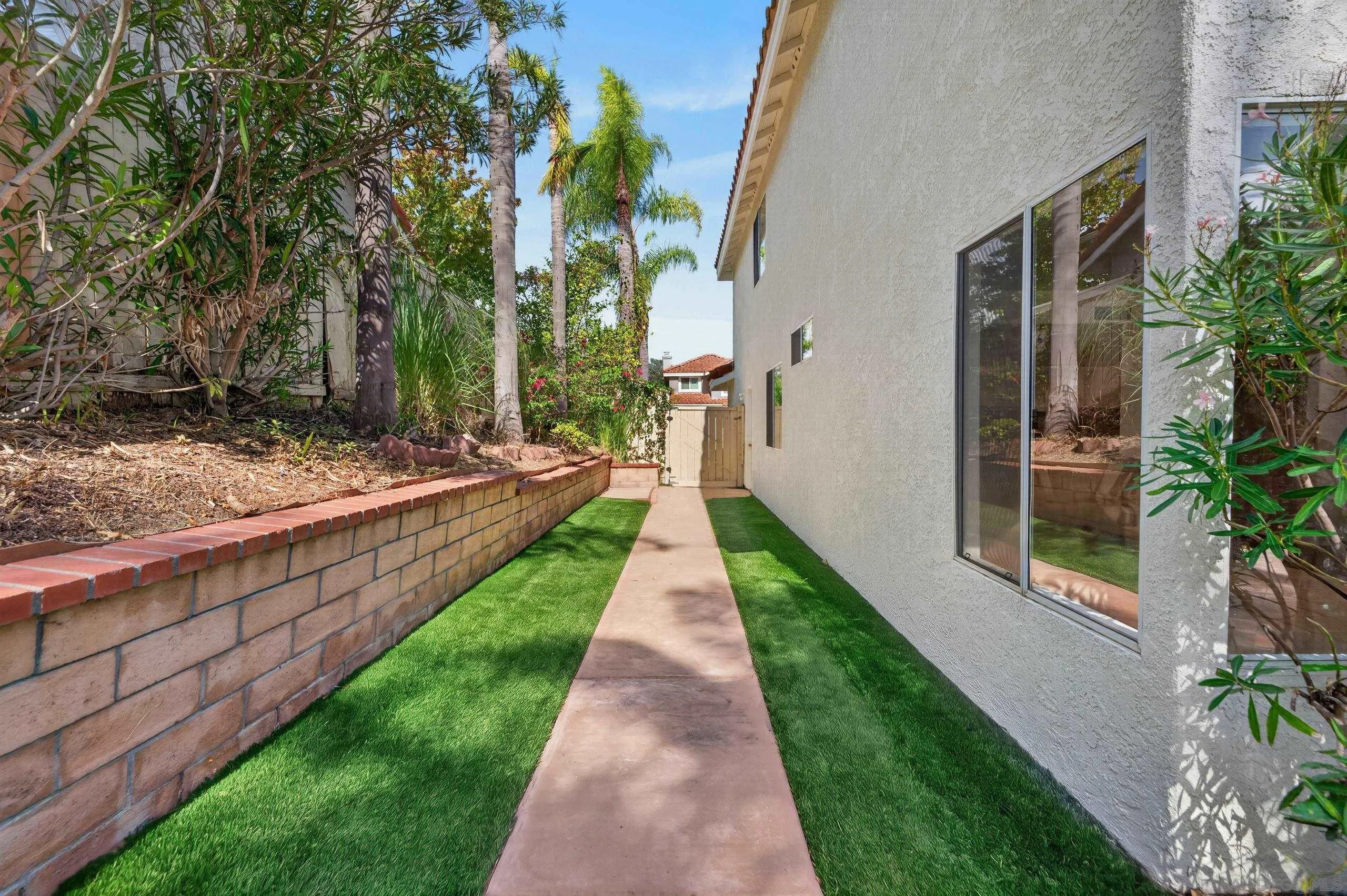 1873 Paseo Del Lago, Vista, CA 92081
