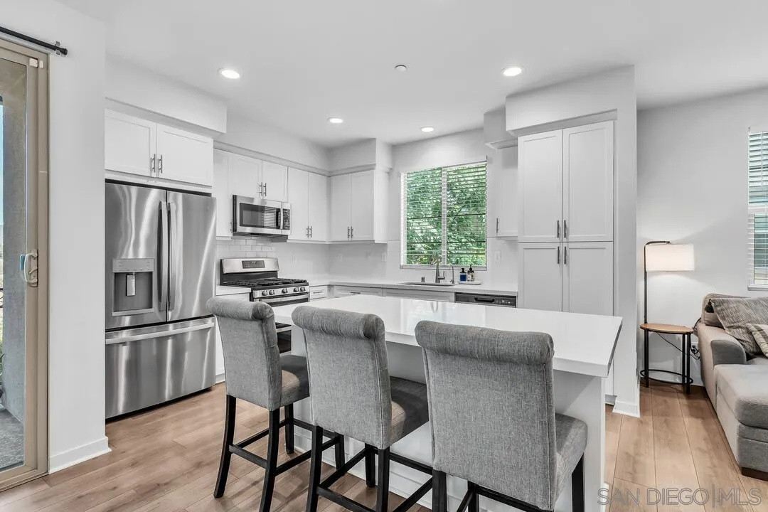 348 Millstream Ct., Santee, CA 92071