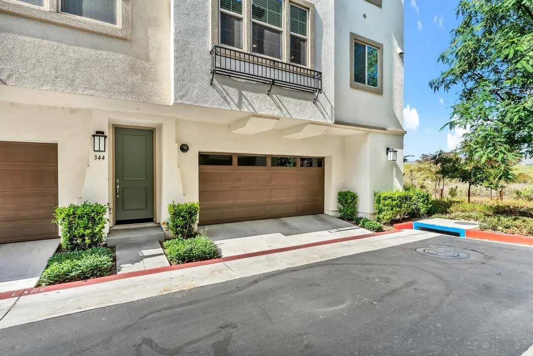348 Millstream Ct., Santee, CA 92071