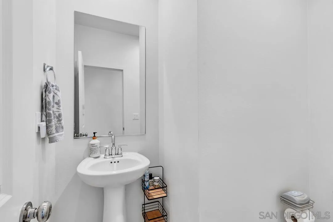 348 Millstream Ct., Santee, CA 92071