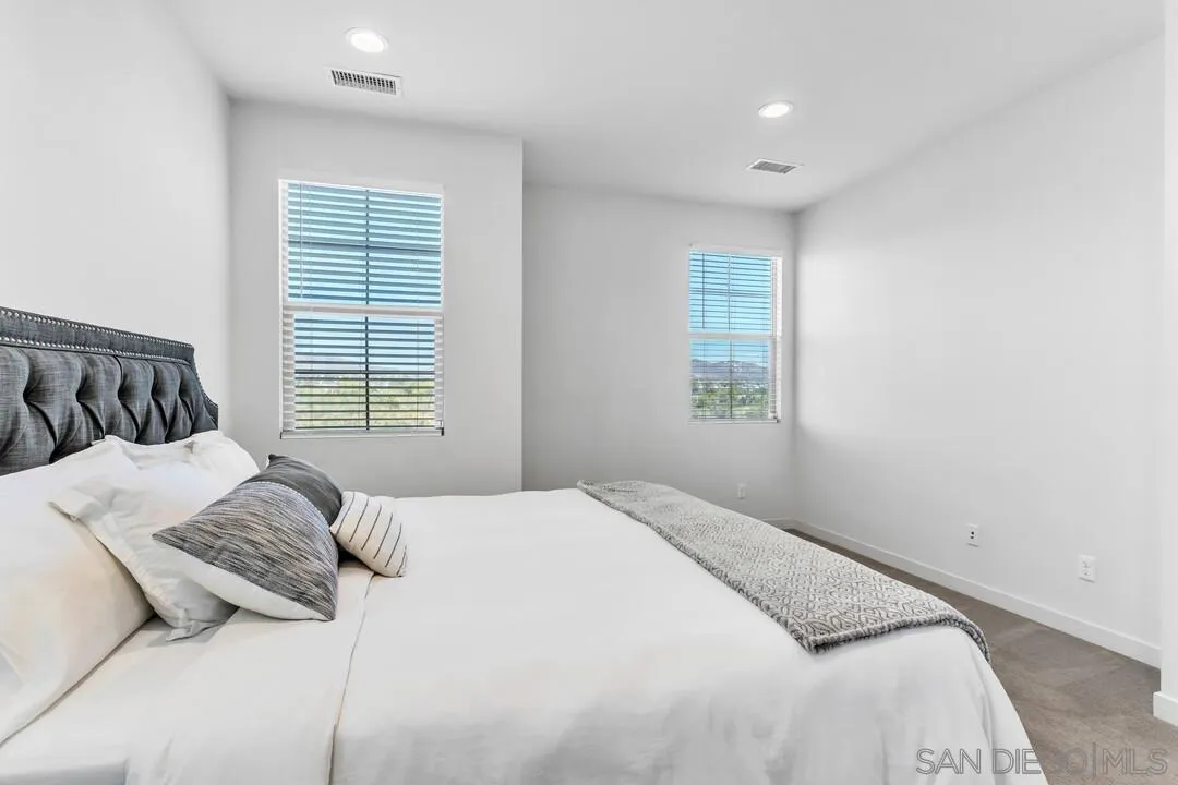348 Millstream Ct., Santee, CA 92071