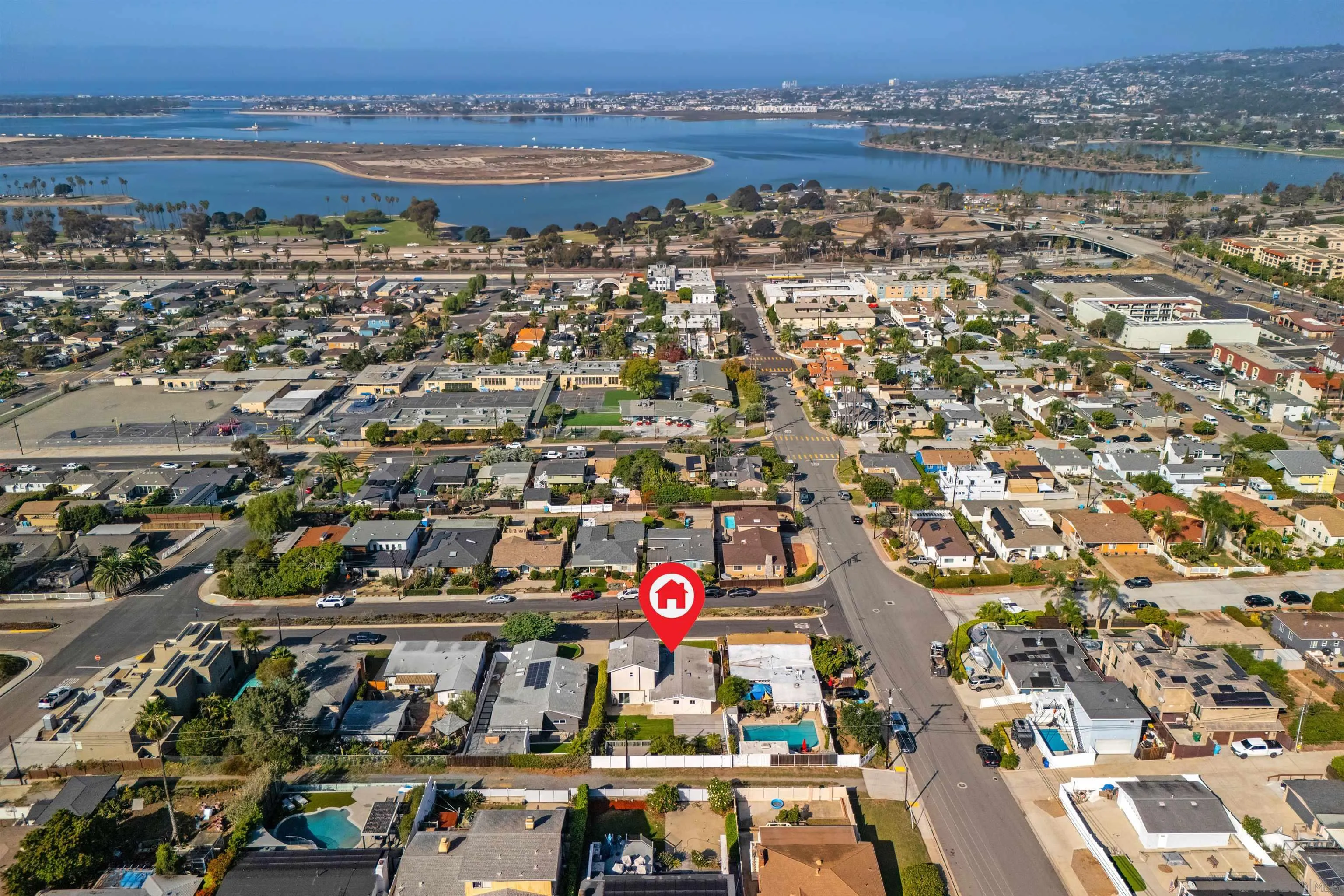 https://cdn.realtyfeed.com/cdn/127/260025433/07974eb9b6927db54ce111fad7a19d5d.webp