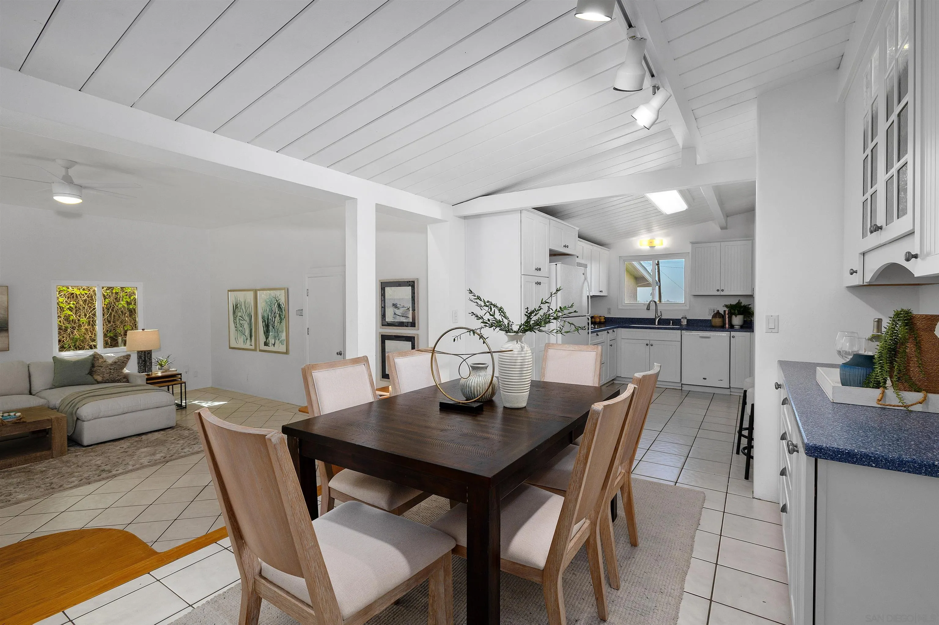 https://cdn.realtyfeed.com/cdn/127/260025433/3e1be7e98bd51889e83712a0b283ae3e.webp