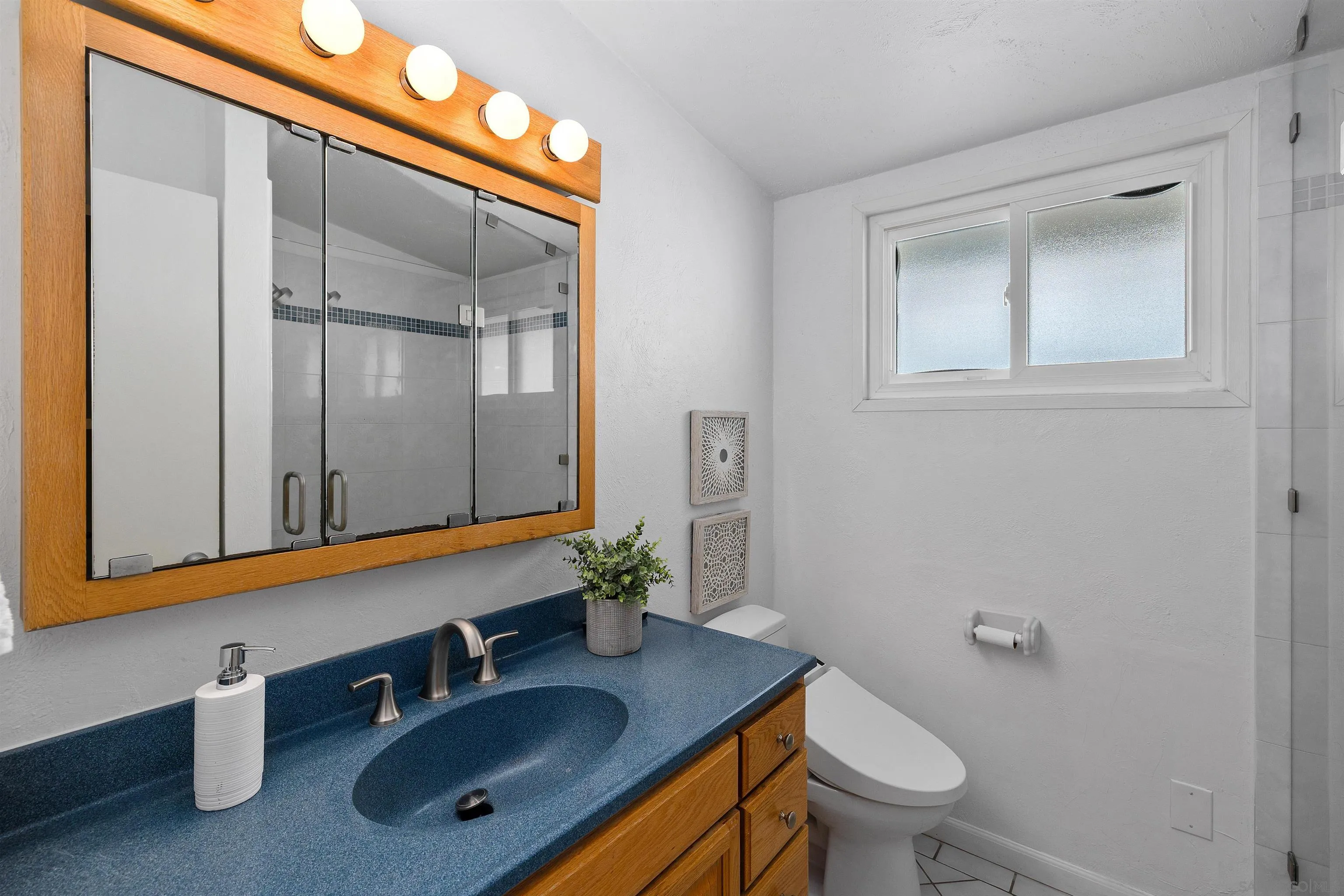 https://cdn.realtyfeed.com/cdn/127/260025433/d266c10a33503e5931fbcfa8210afe76.webp