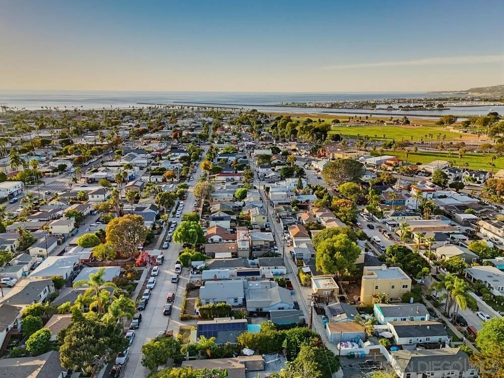 https://cdn.realtyfeed.com/cdn/127/260025436/285310996aec60b7b33ab3cac4fcffbf.webp