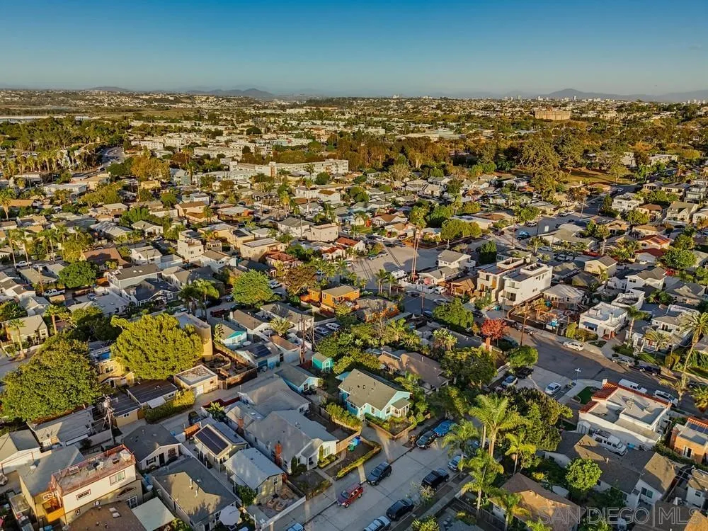 https://cdn.realtyfeed.com/cdn/127/260025436/6eaacb8a80df6cad18fdb3598afc90c3.webp