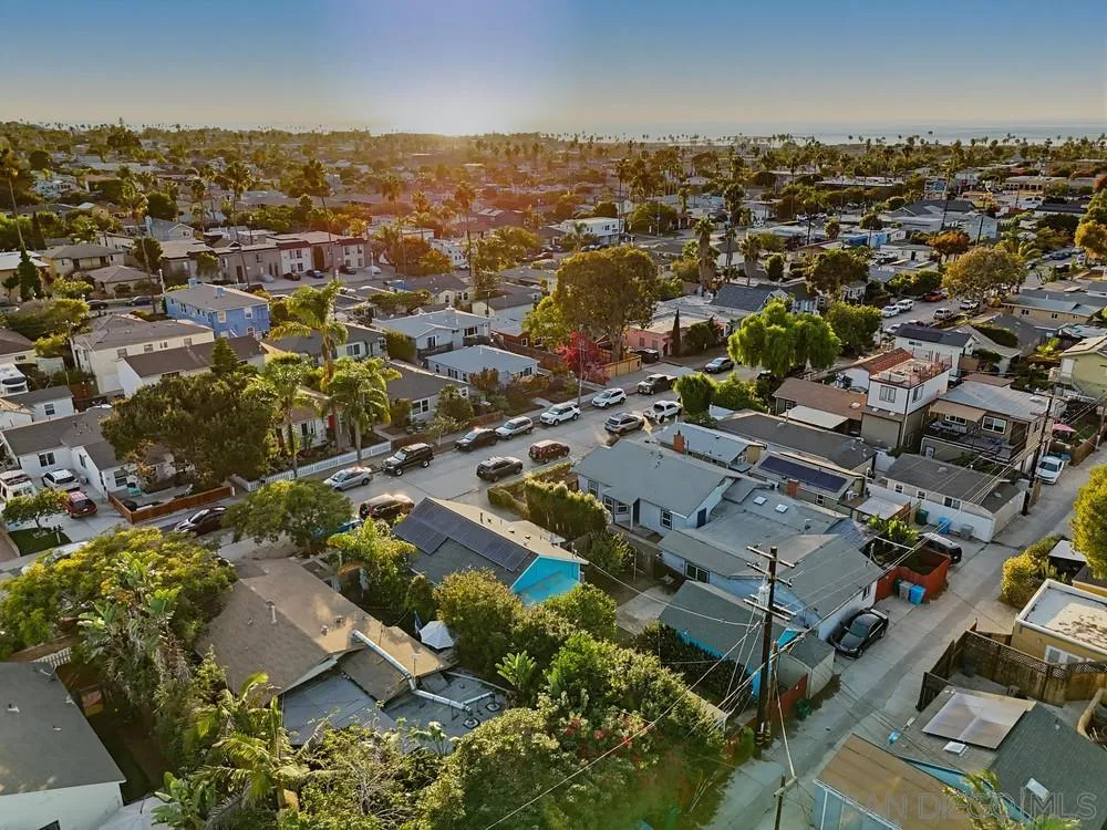 https://cdn.realtyfeed.com/cdn/127/260025436/df94c774757a6dda42c1f26d7a6a6768.webp