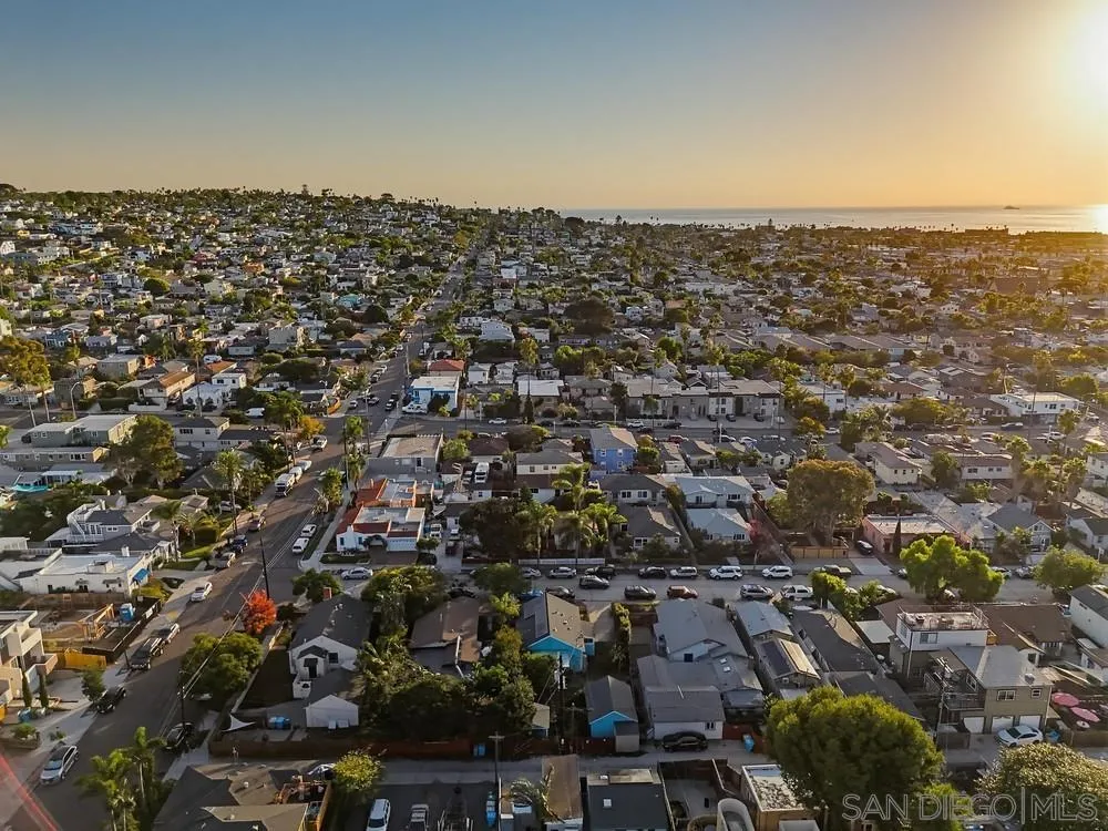 https://cdn.realtyfeed.com/cdn/127/260025436/f13423f0d78a6bf1cd3a3013f8b64cb3.webp
