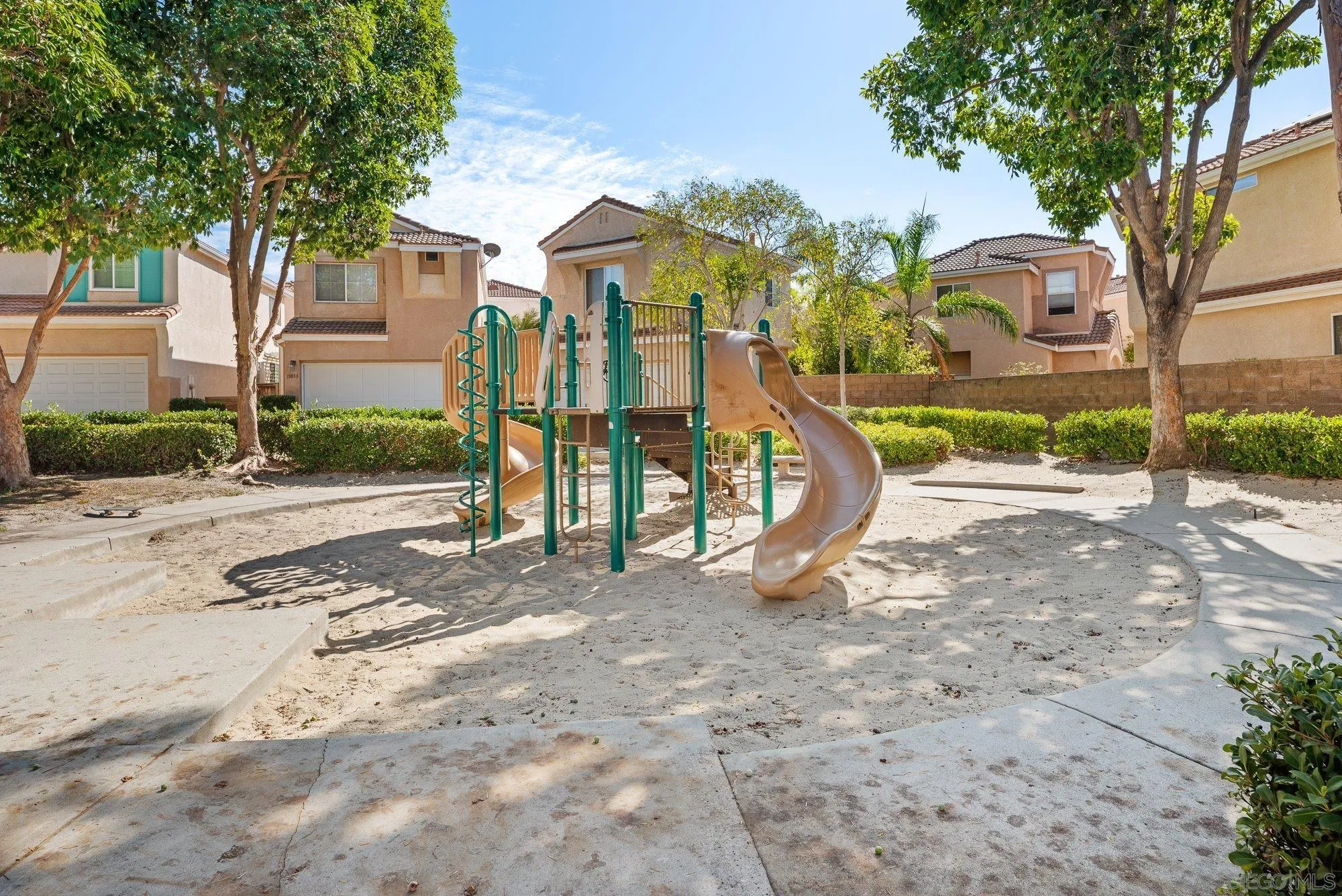 https://cdn.realtyfeed.com/cdn/127/260025438/05b70d46b42a17e5d52b8409364e2bbe.webp