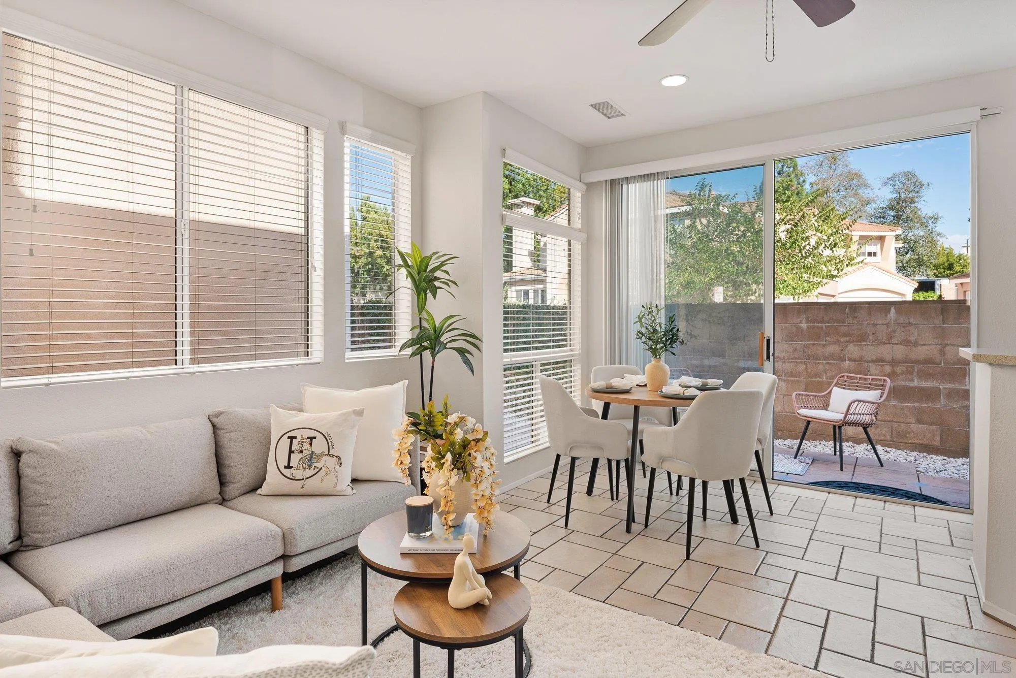 https://cdn.realtyfeed.com/cdn/127/260025438/2187abb5d74fbe448b85f45a81e95a79.webp