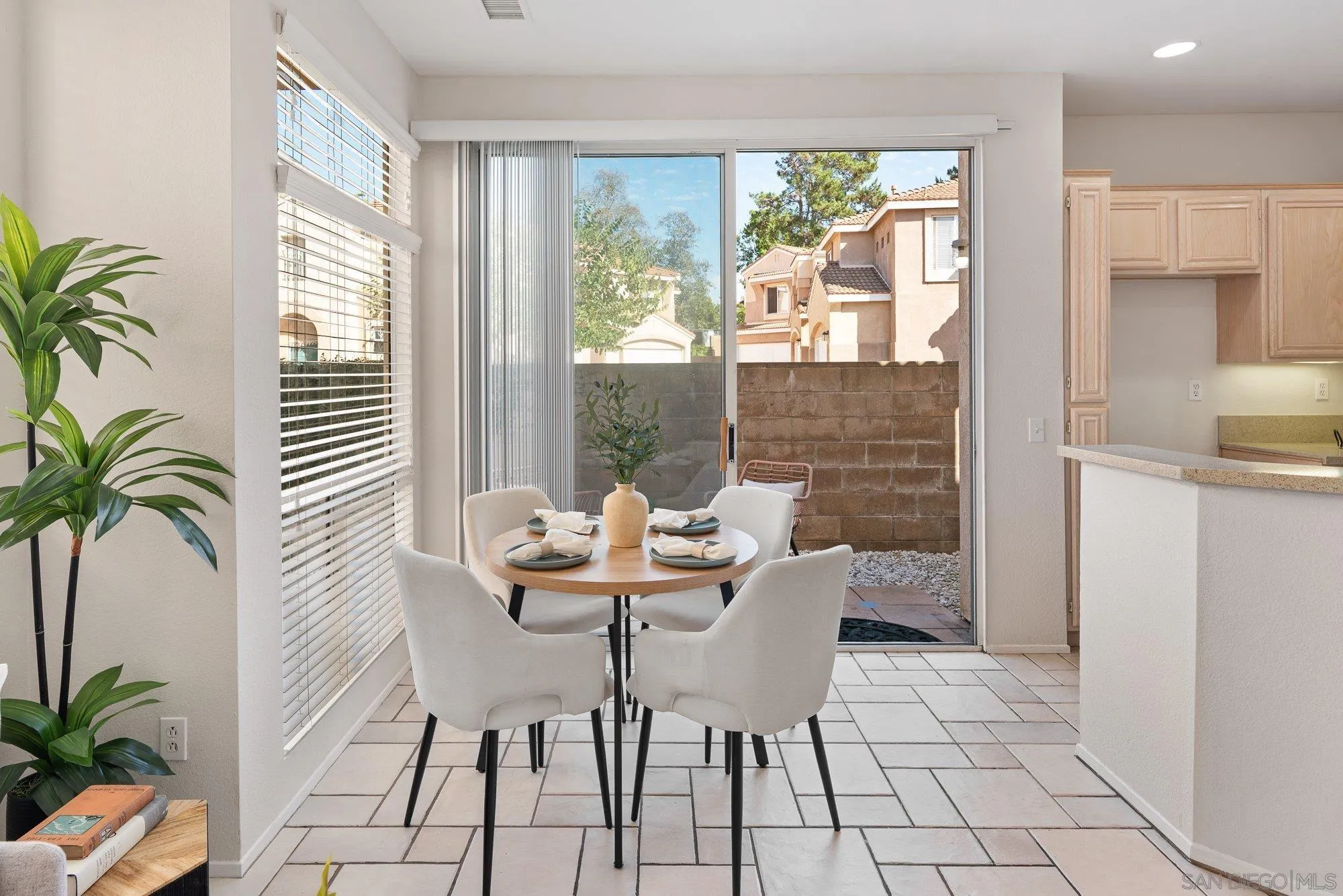 https://cdn.realtyfeed.com/cdn/127/260025438/3b9846d25fa12b34c7e85342f673bc5a.webp