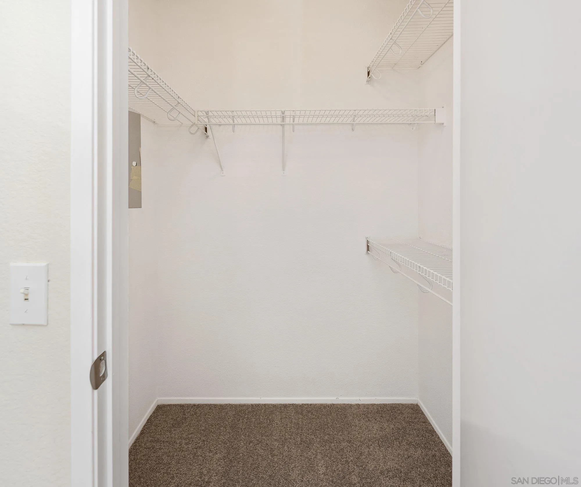 https://cdn.realtyfeed.com/cdn/127/260025438/5a6e4be8898d6eec28ca8e00b7e9b240.webp