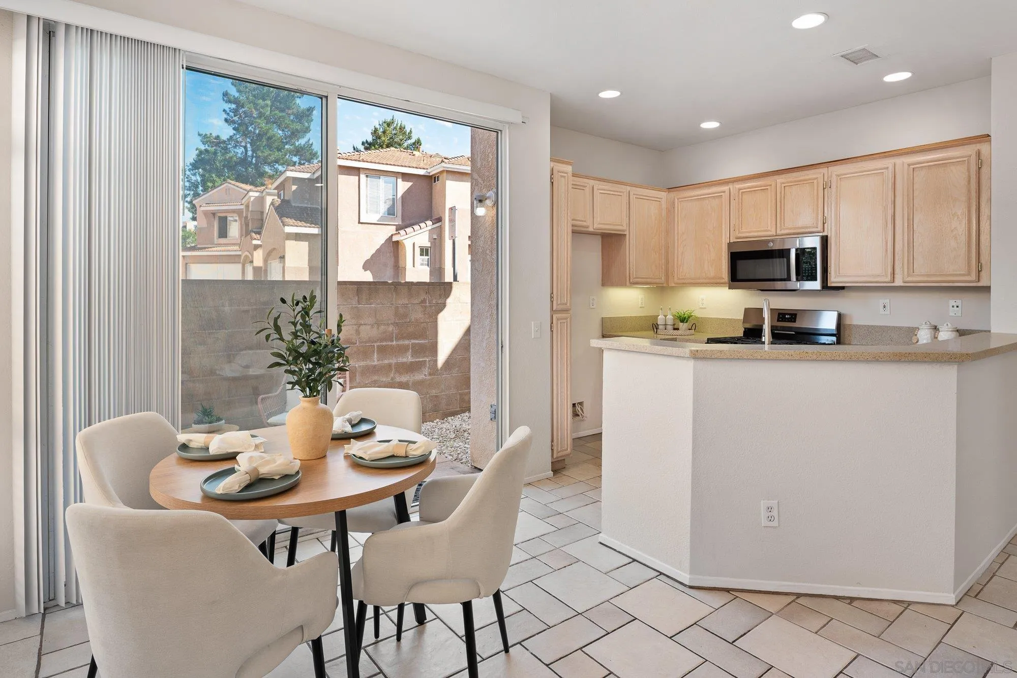 https://cdn.realtyfeed.com/cdn/127/260025438/73e1e2852b074e09c02f26f35f80699f.webp