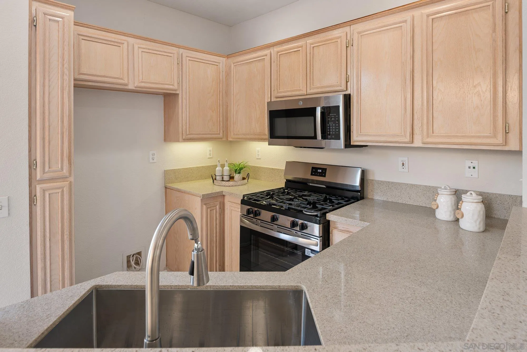 https://cdn.realtyfeed.com/cdn/127/260025438/7c141f746222dcd33c9c9b8c5a5f60ed.webp