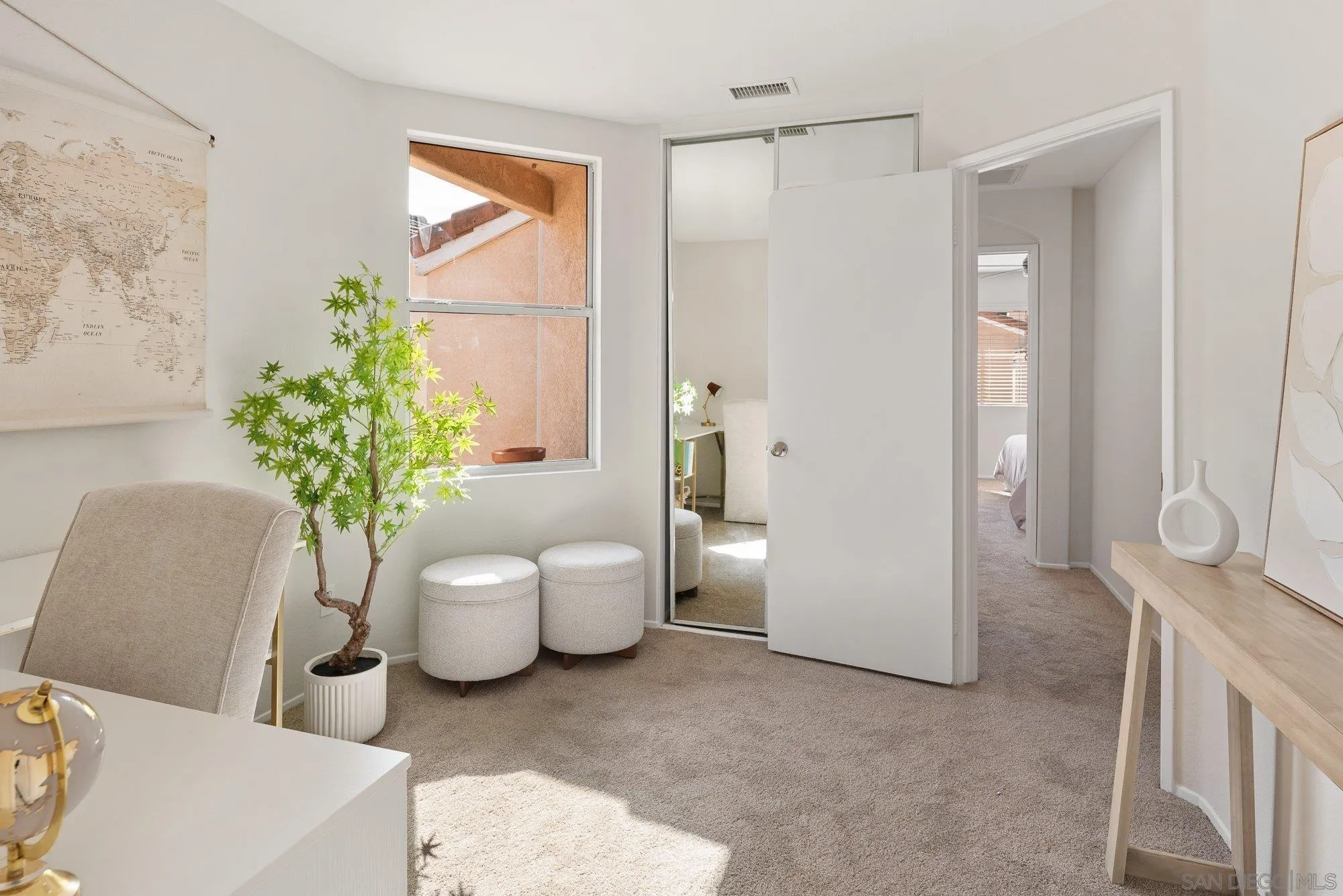 https://cdn.realtyfeed.com/cdn/127/260025438/89cf435f31653b1dbf2b4715892349e8.webp