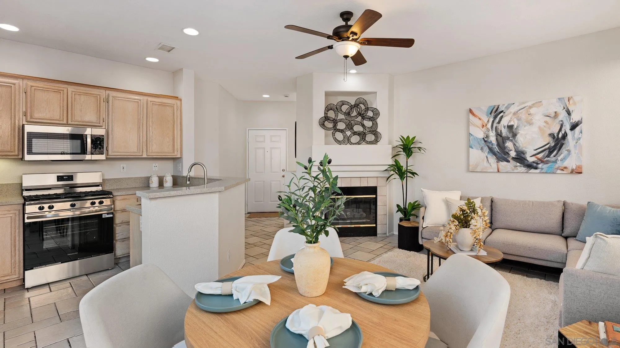 https://cdn.realtyfeed.com/cdn/127/260025438/918a0ce30ceb3792b848b3b5cc884bdb.webp