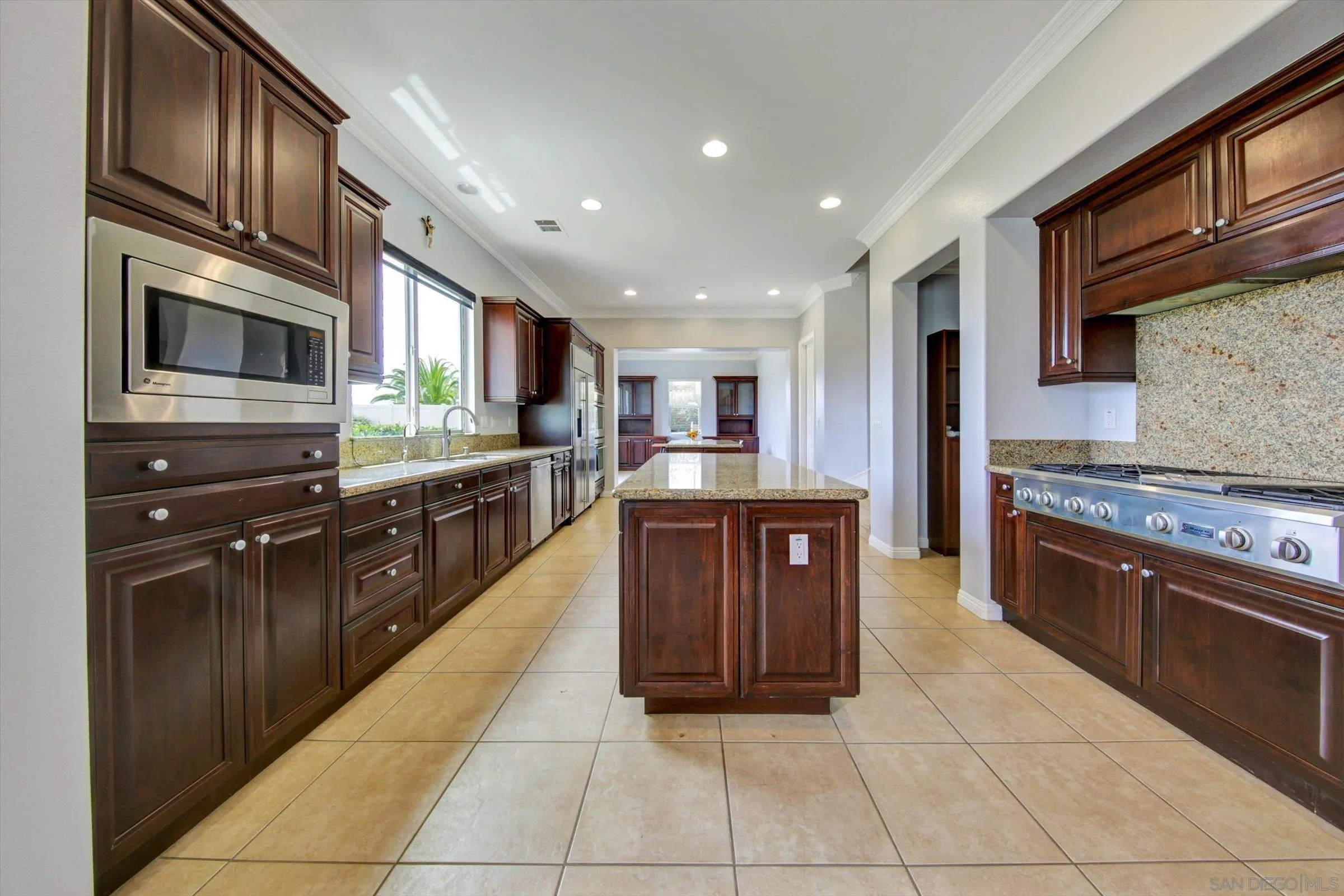 3176 Via Viganello, Chula Vista, CA 91914 3176 Via Viganello, Chula Vista, CA 91914