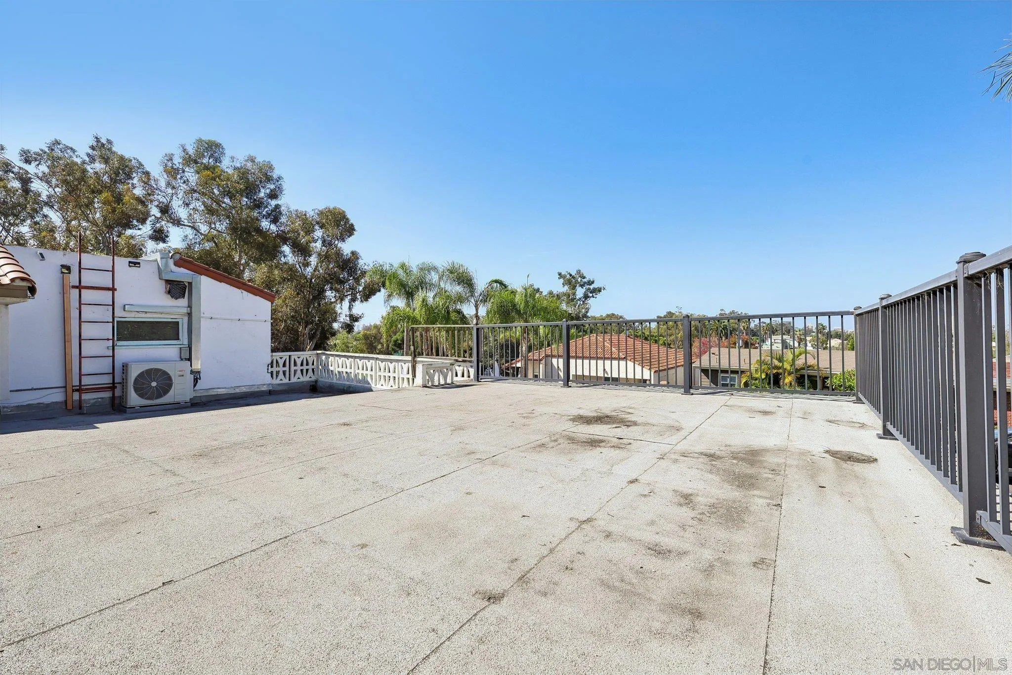 https://cdn.realtyfeed.com/cdn/127/260025442/09496eba54016e6fee4fa89878bed320.webp