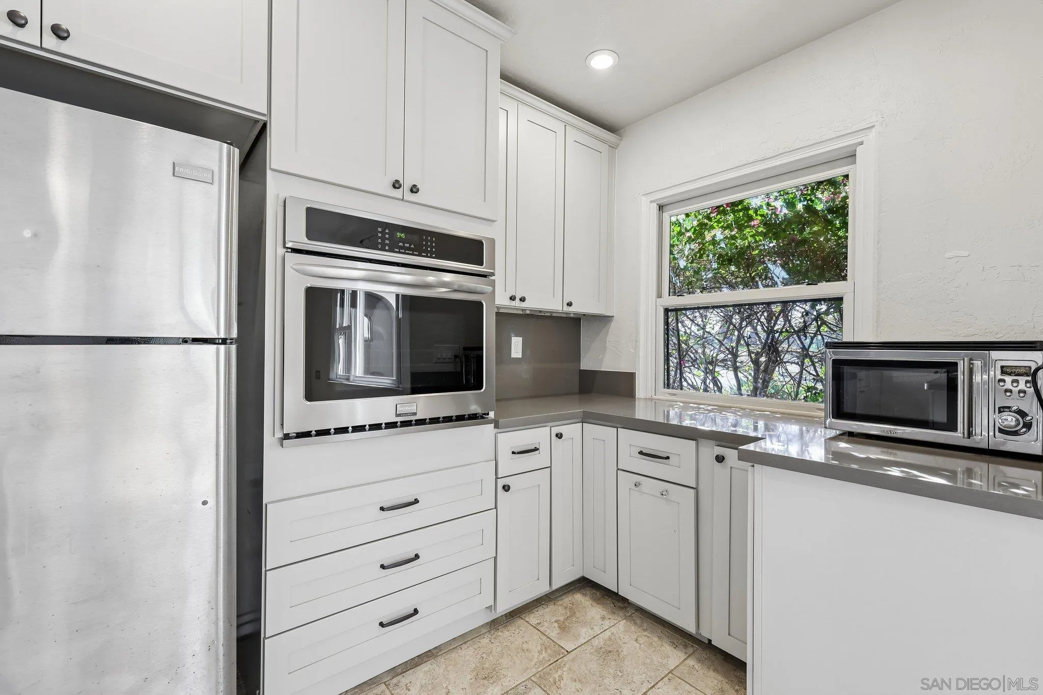 https://cdn.realtyfeed.com/cdn/127/260025442/3bf7163cebc2b8cf7631b2326c10d9f0.webp