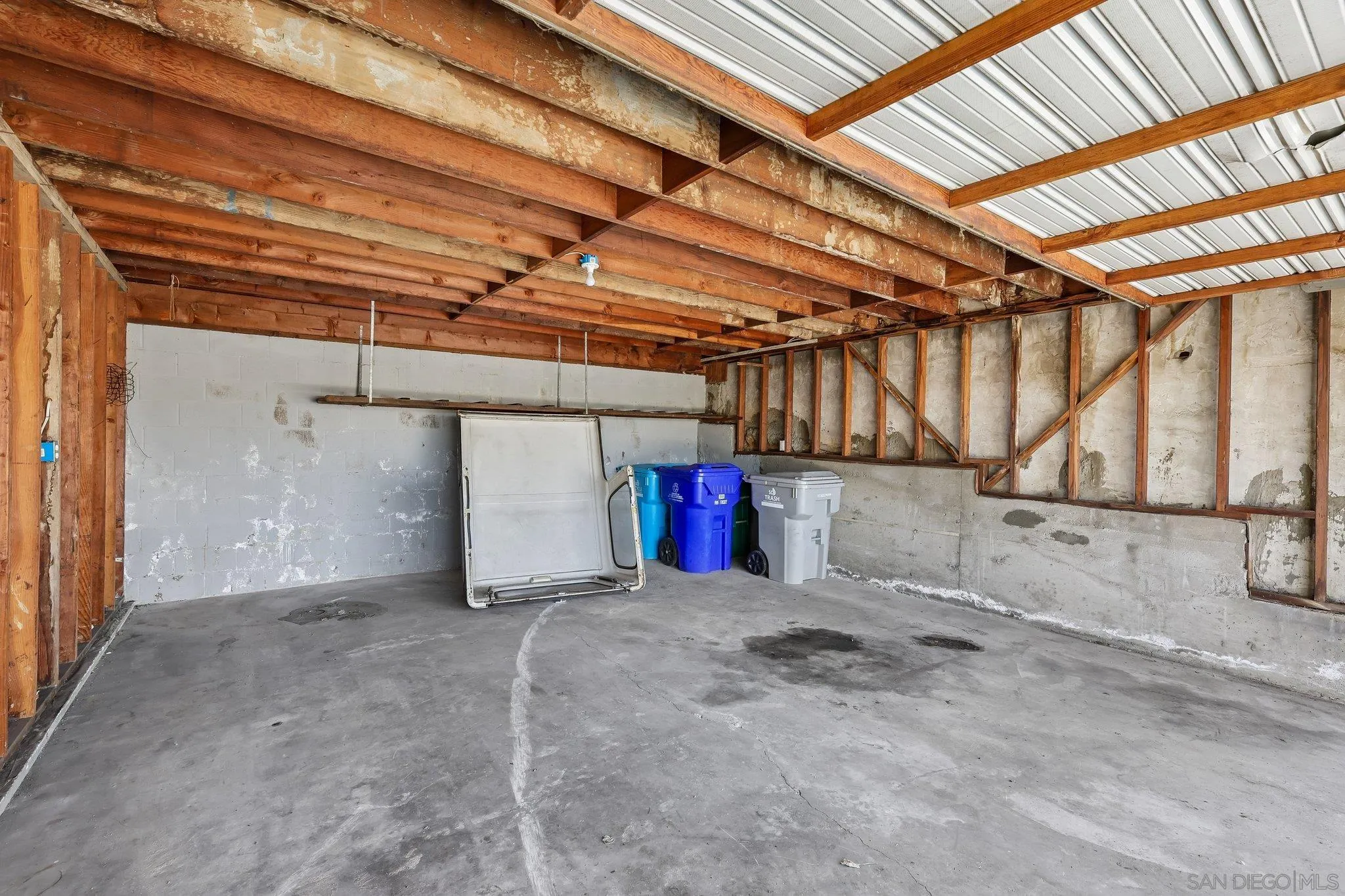 https://cdn.realtyfeed.com/cdn/127/260025442/6f23c990a10ebf4e23383e3eef3d1916.webp