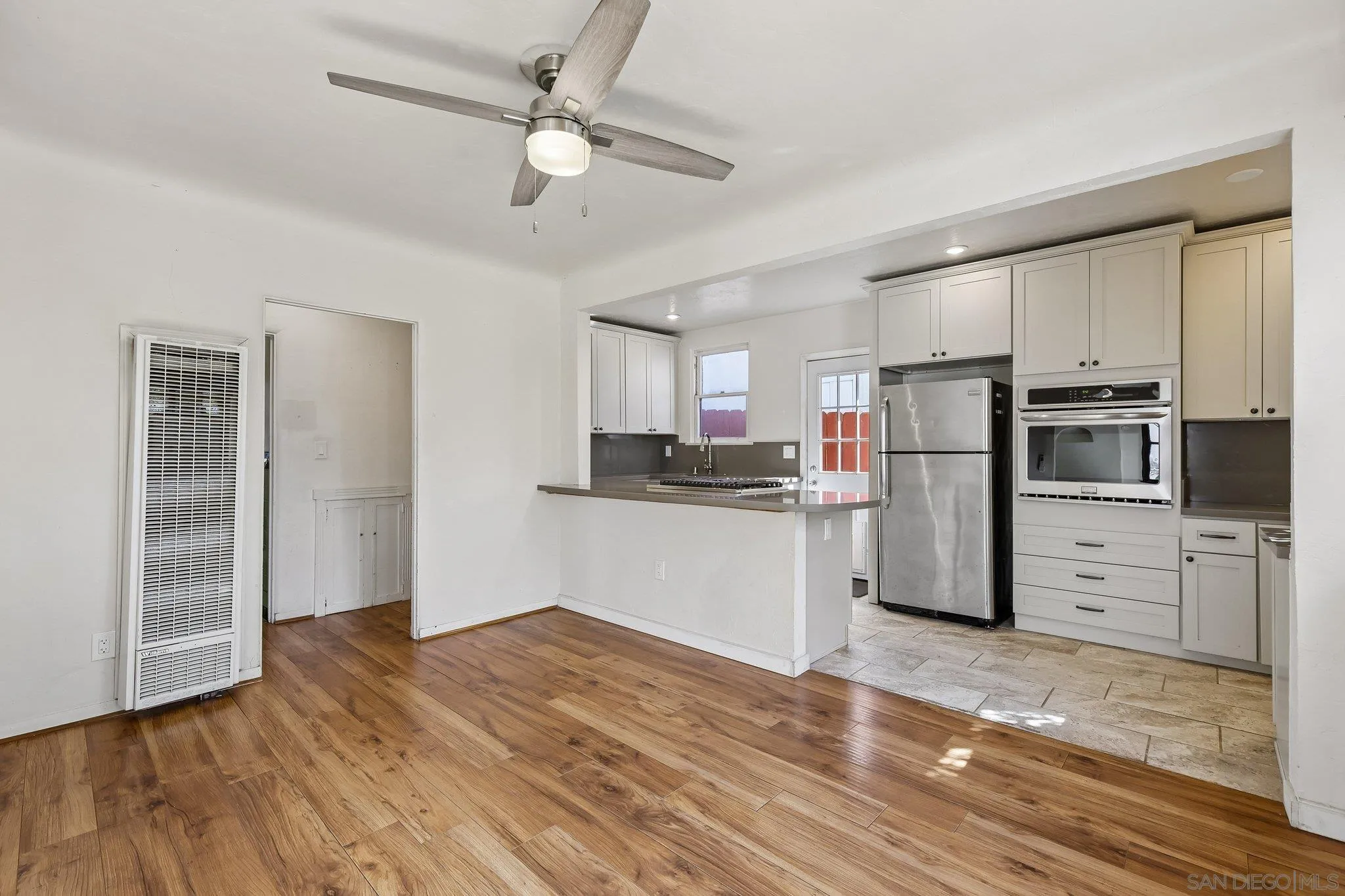 https://cdn.realtyfeed.com/cdn/127/260025442/871438f7362550af0dc58f75e900223f.webp