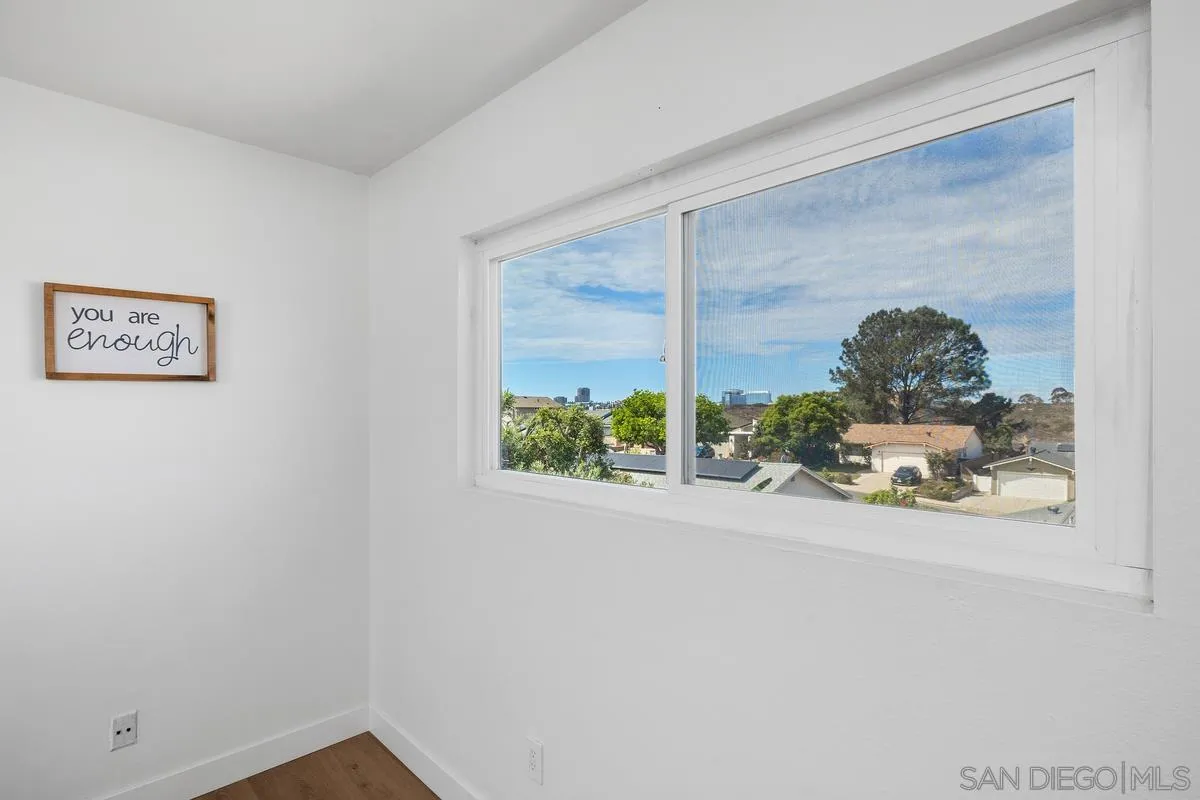 https://cdn.realtyfeed.com/cdn/127/260025443/8c04f33826f402e70507e06236e37bfe.webp