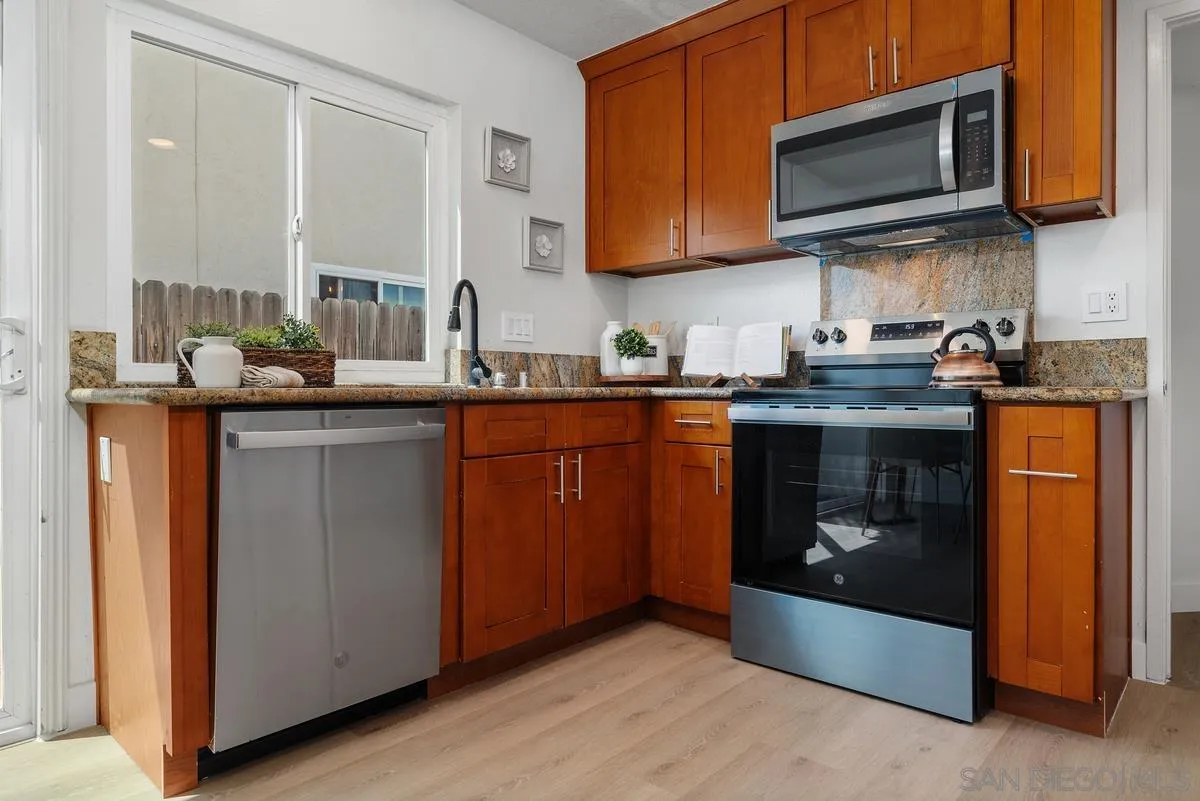 https://cdn.realtyfeed.com/cdn/127/260025443/d38e9a01985a654b337f0279b25152ee.webp