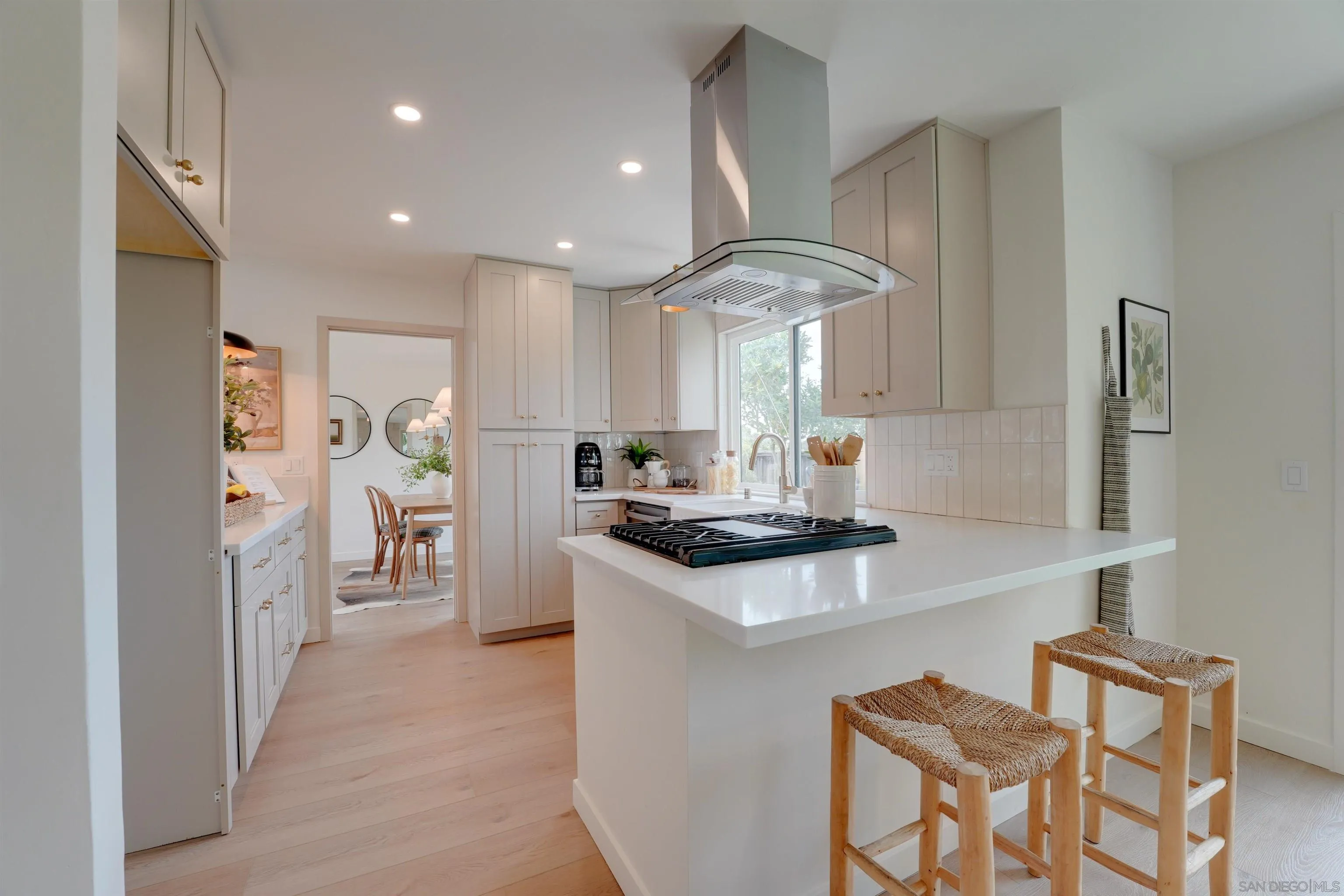 16022 Sun Summit Point, San Diego, CA 92127 16022 Sun Summit Point, San Diego, CA 92127