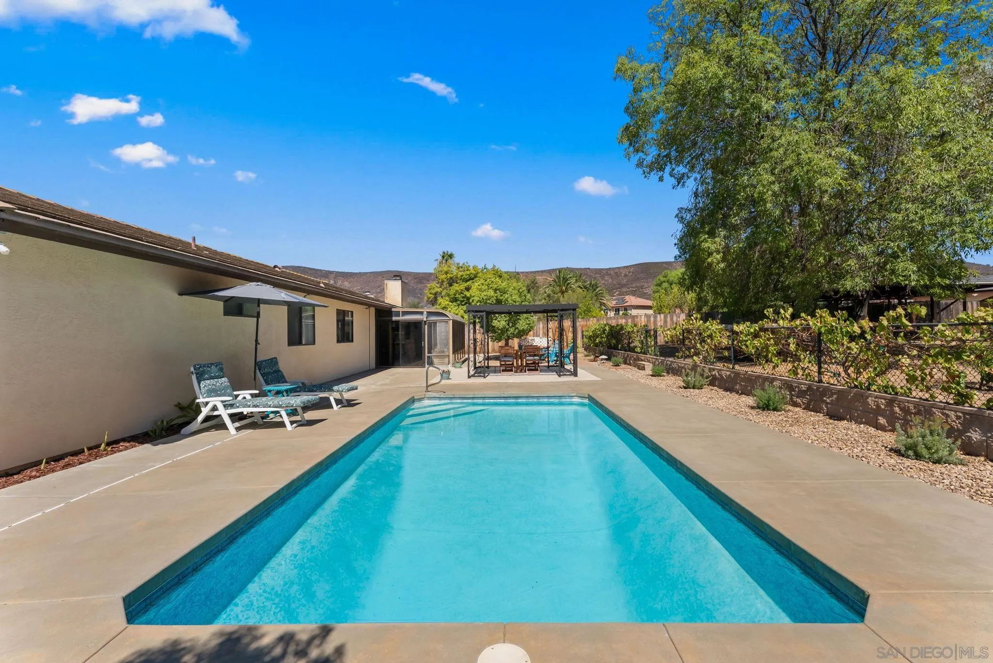 https://cdn.realtyfeed.com/cdn/127/260025461/9ff50e5b3fc8a8b5cd05a7627175e68b.webp