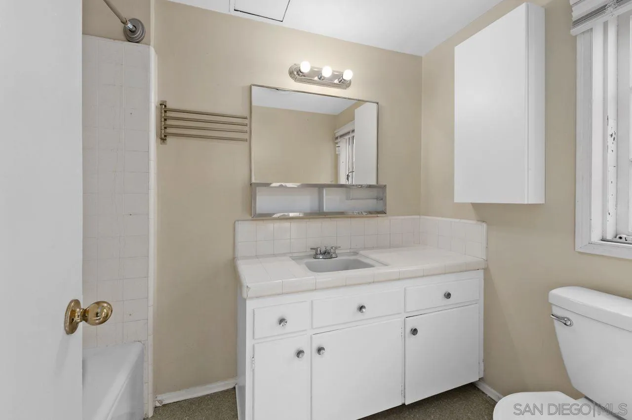 https://cdn.realtyfeed.com/cdn/127/260025468/3cefccd8cdc74a3958e89aec982778a2.webp