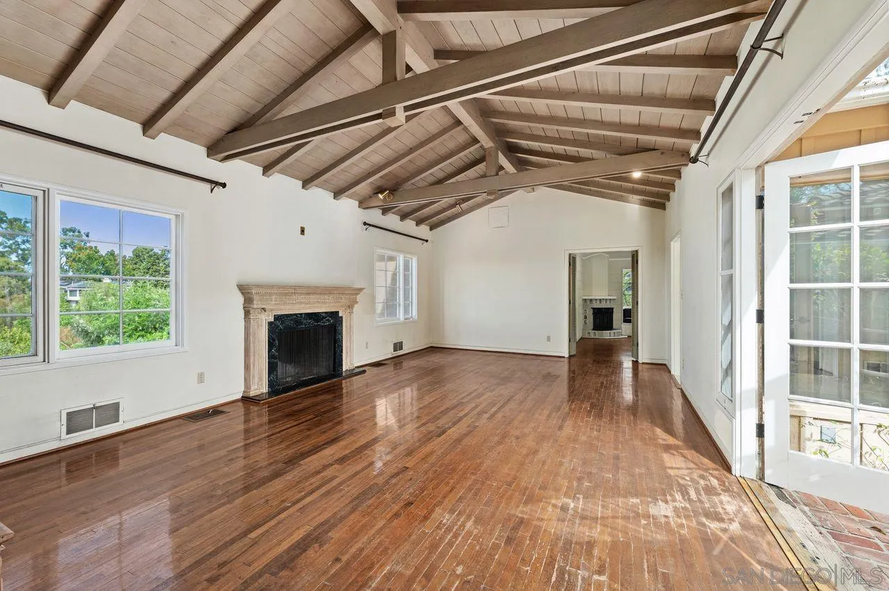 https://cdn.realtyfeed.com/cdn/127/260025468/d2aa917c42ff91fcc0caf119ab4f22de.webp