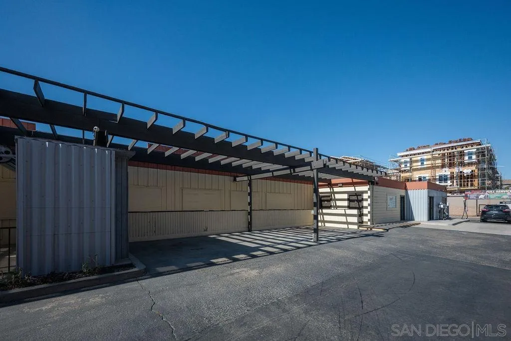 7751 Mission Gorge Road, Santee, CA 92071