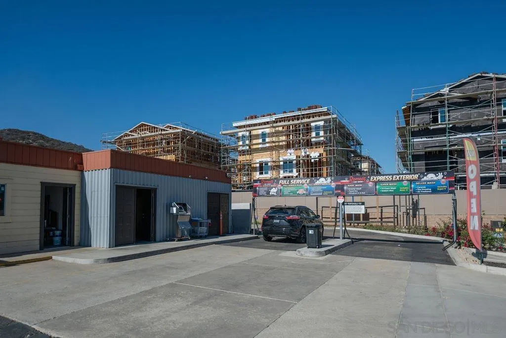 7751 Mission Gorge Road, Santee, CA 92071