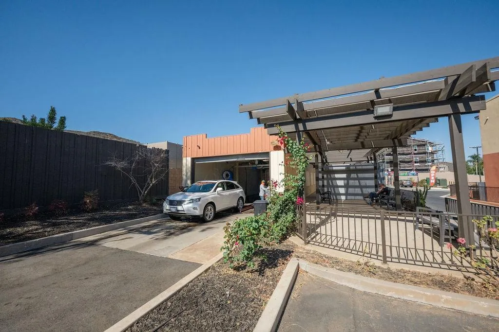7751 Mission Gorge Road, Santee, CA 92071