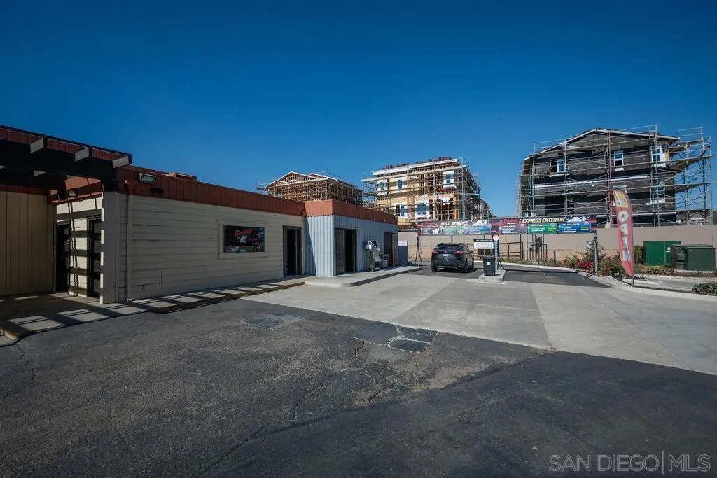 7751 Mission Gorge Road, Santee, CA 92071