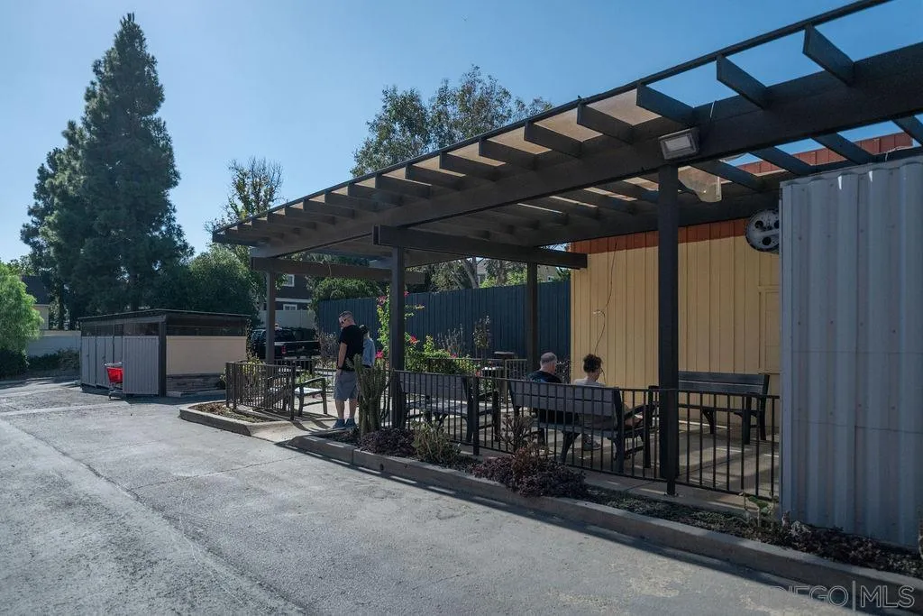 7751 Mission Gorge Road, Santee, CA 92071