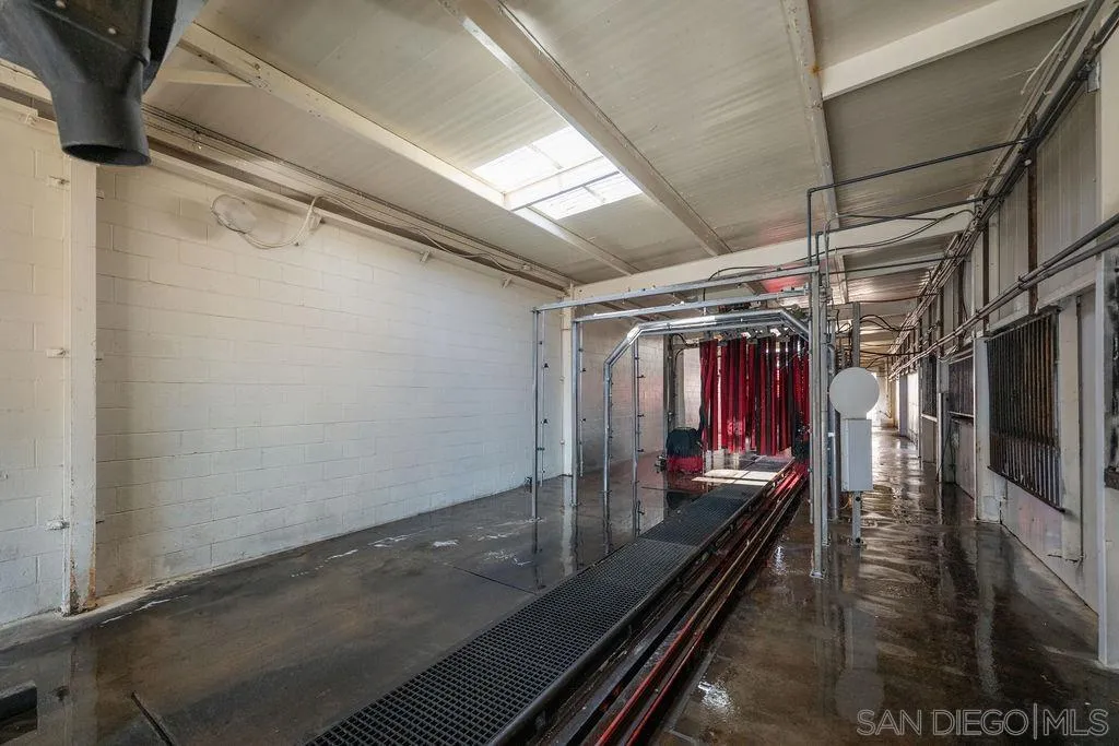7751 Mission Gorge Road, Santee, CA 92071