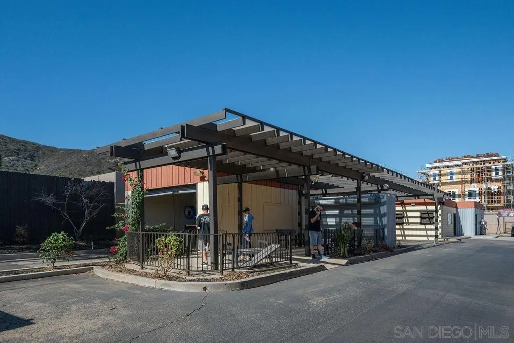 7751 Mission Gorge Road, Santee, CA 92071
