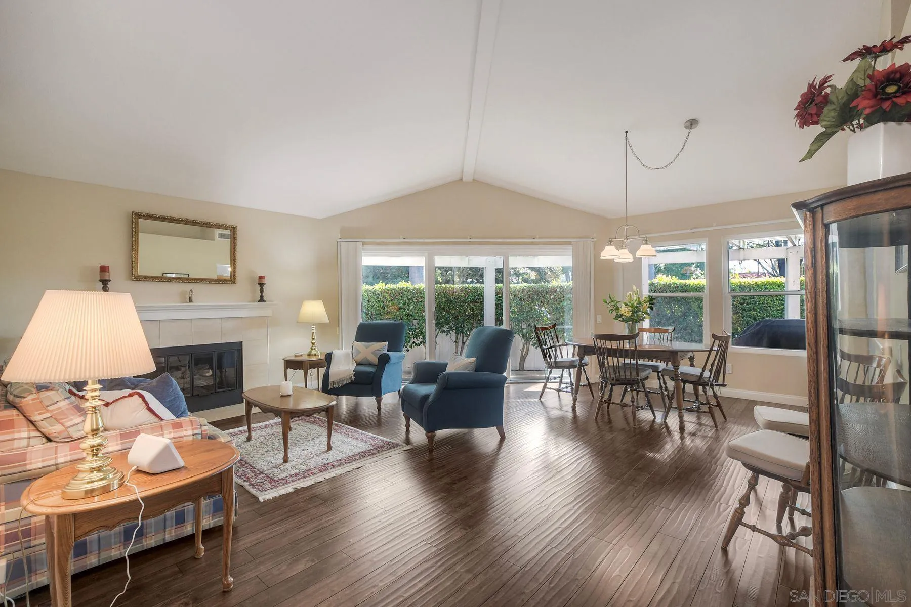 https://cdn.realtyfeed.com/cdn/127/260025472/23a86cf4fcc9f8529638193f8a4ded06.webp