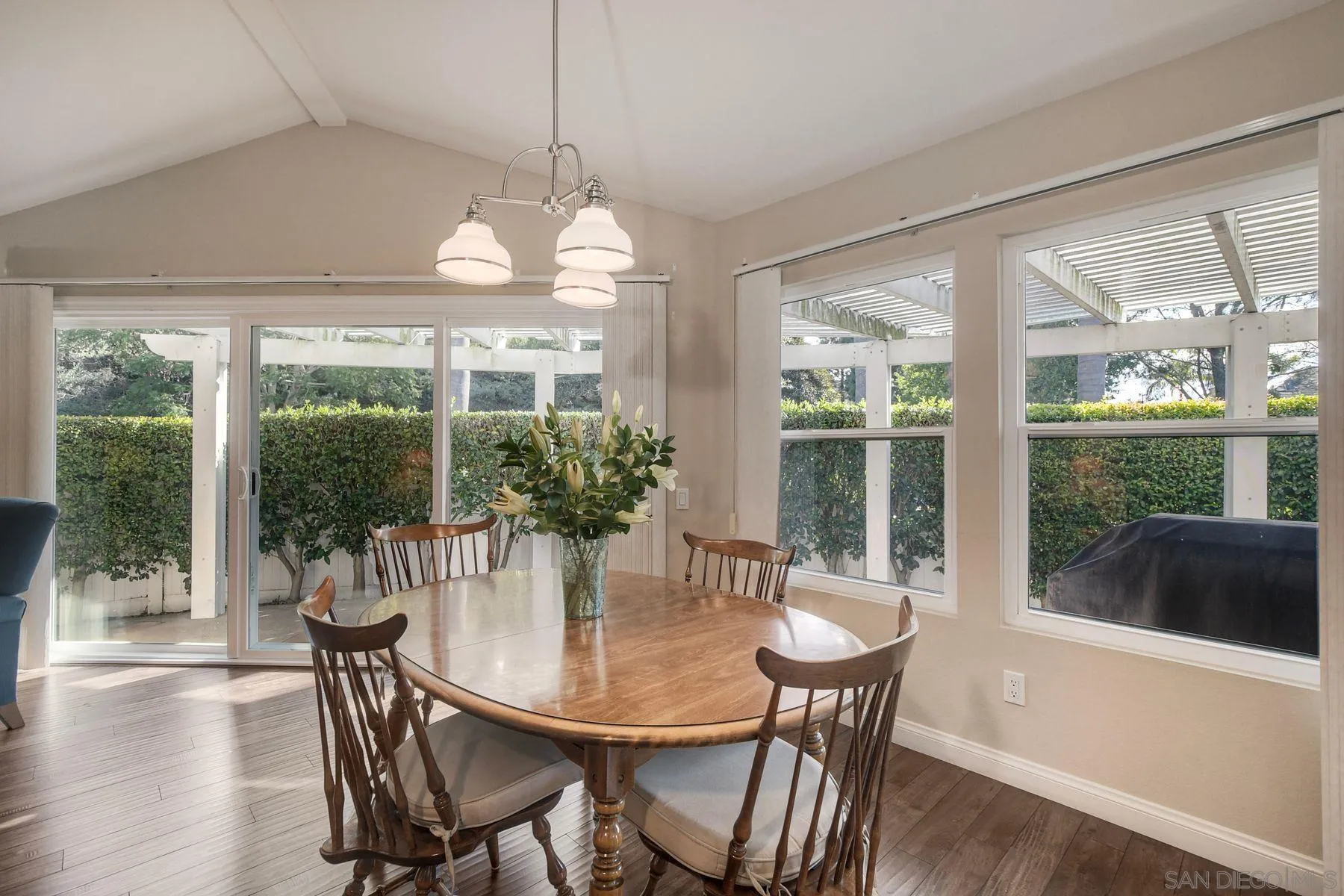 https://cdn.realtyfeed.com/cdn/127/260025472/953e1b5b0c4a23177b6eac72ef18caca.webp