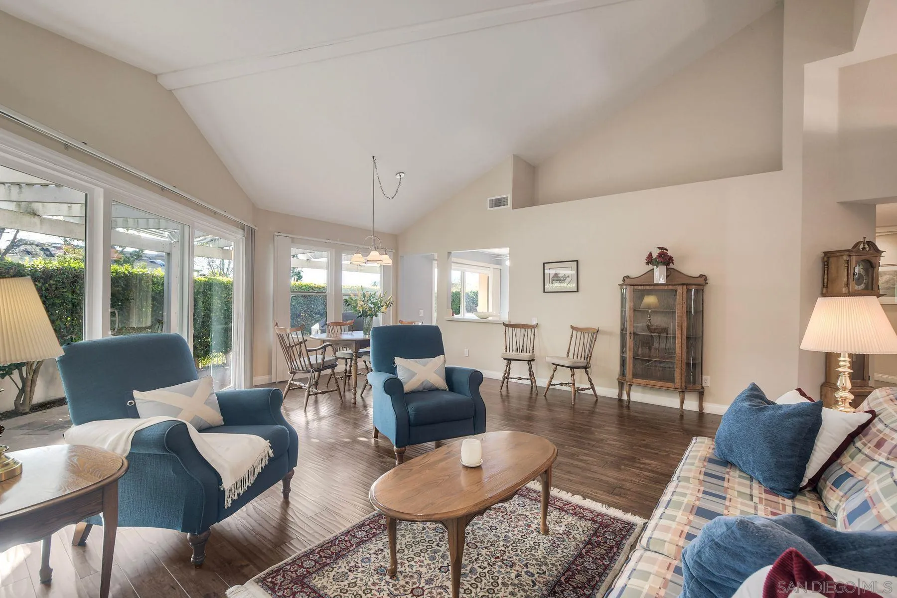https://cdn.realtyfeed.com/cdn/127/260025472/c31cda095edcb9632ee6cb42d104461e.webp