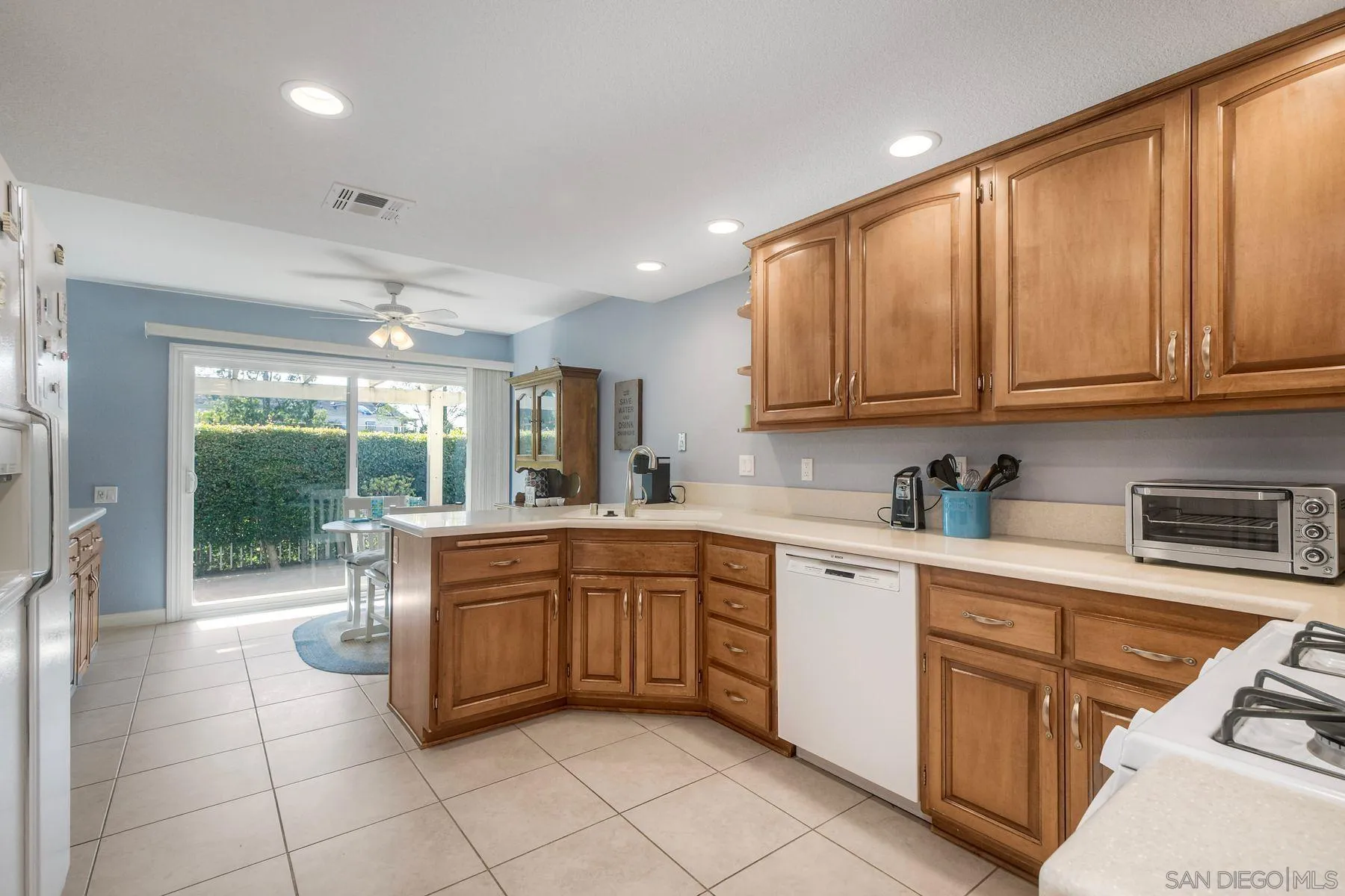 https://cdn.realtyfeed.com/cdn/127/260025472/c3425d238ba4e12a1faf4064341c6f2a.webp