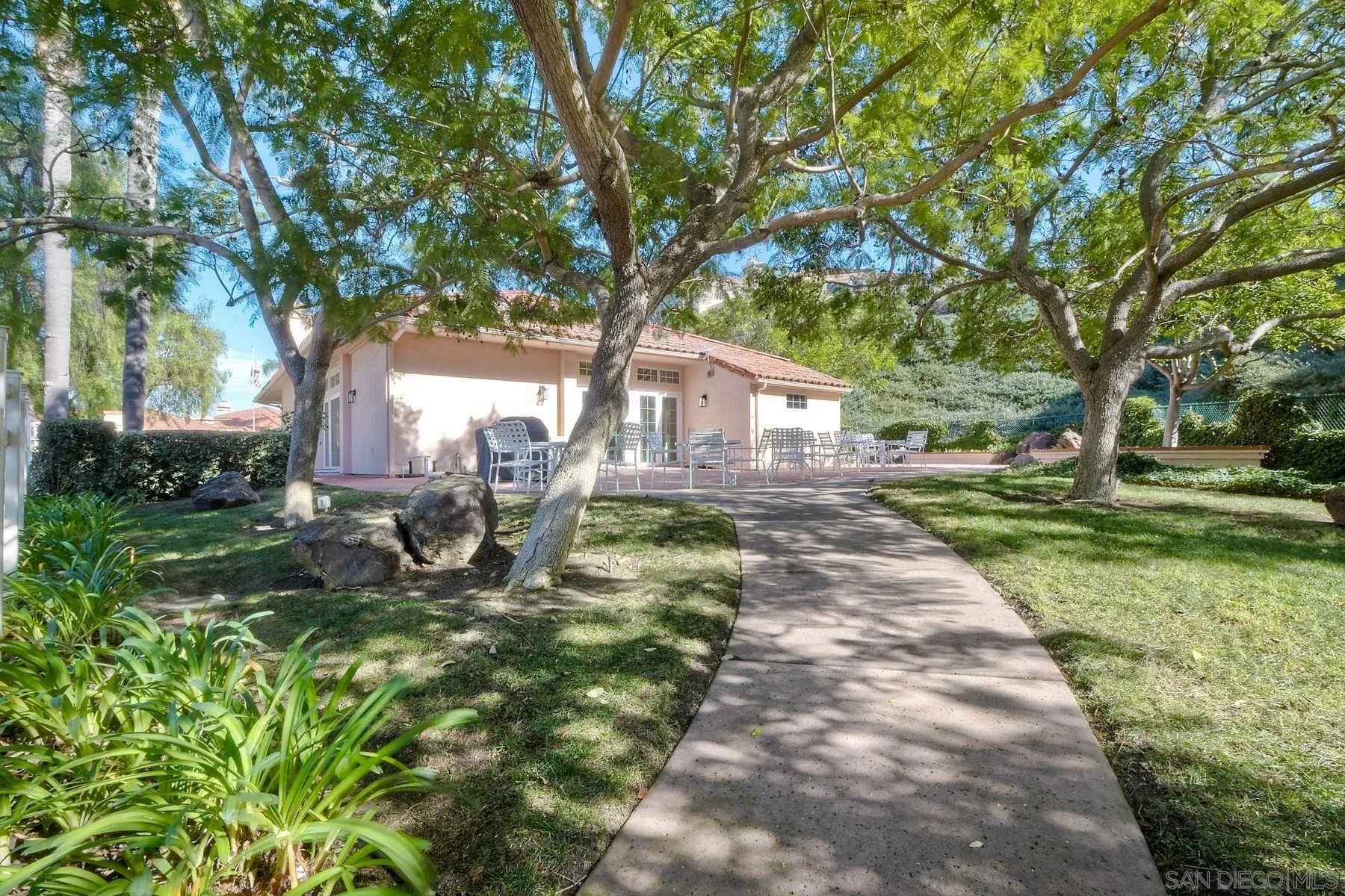 https://cdn.realtyfeed.com/cdn/127/260025472/fd2dc98a3fcc89fe850bfc6dda2ea481.webp