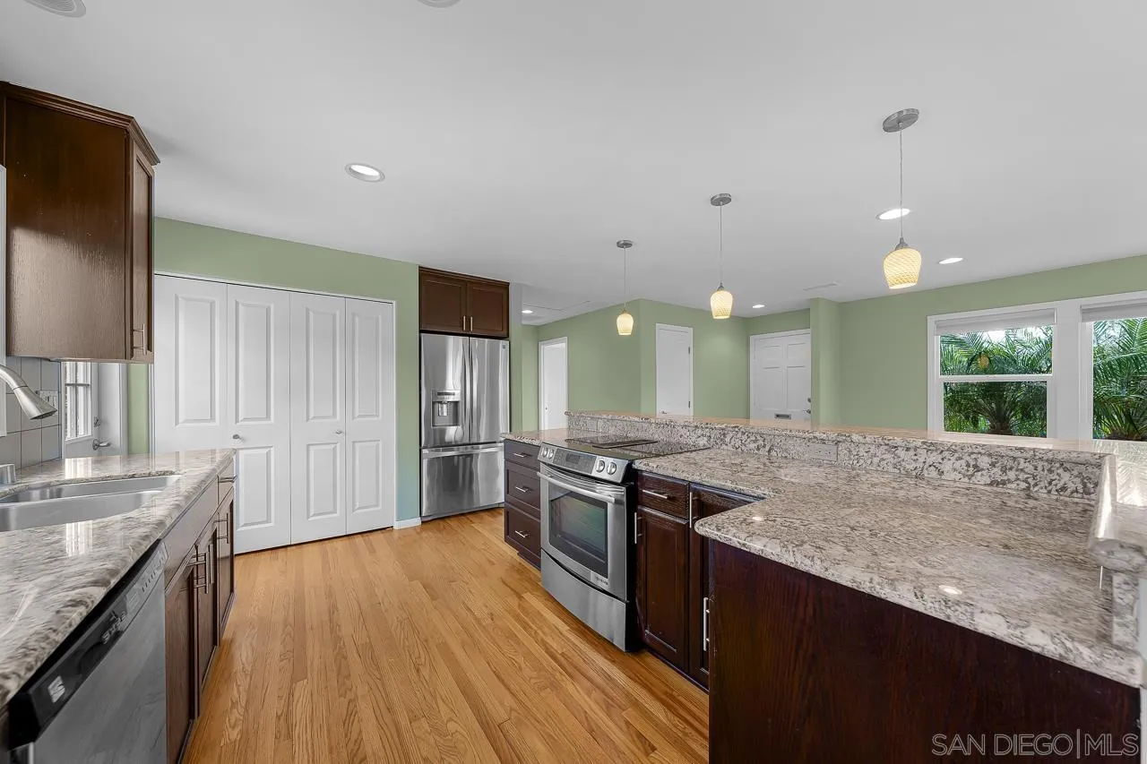 https://cdn.realtyfeed.com/cdn/127/260025478/2ed1caa9ca774b9518dd69d460c9b52c.webp