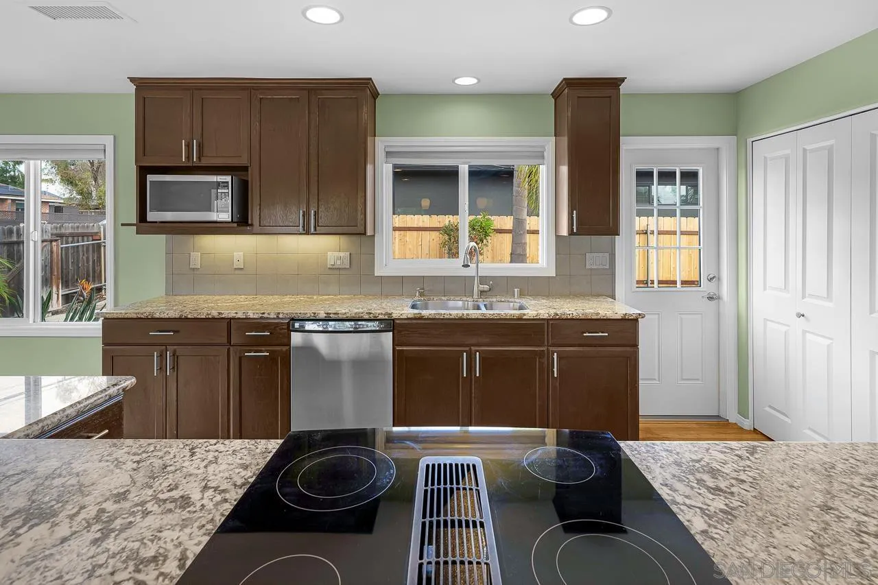 https://cdn.realtyfeed.com/cdn/127/260025478/4d93d95c9fdae394c70aa8bd221233da.webp