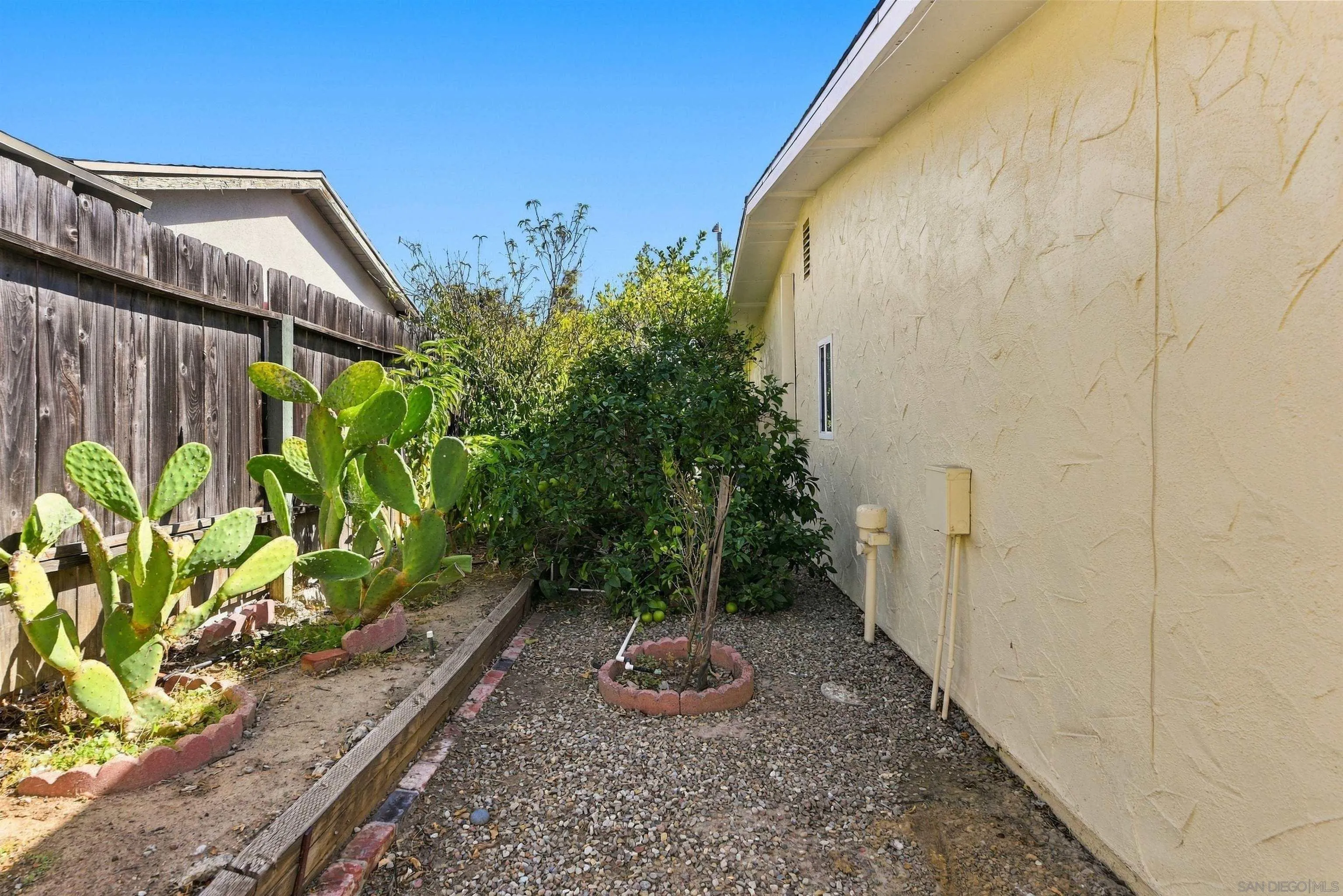 https://cdn.realtyfeed.com/cdn/127/260025479/1faa34bbba2c5b2839b6b8476bac0b73.webp