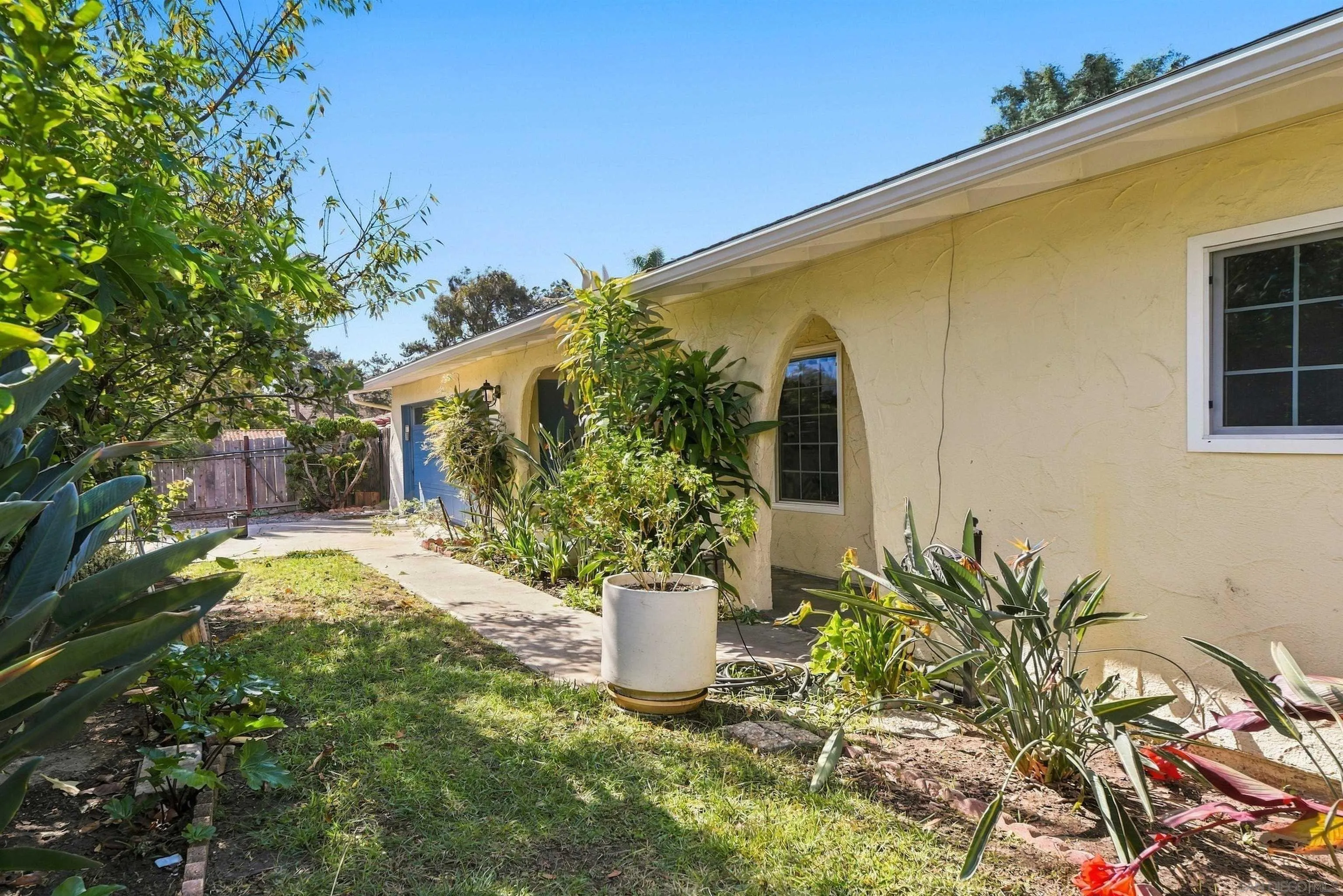 https://cdn.realtyfeed.com/cdn/127/260025479/2d13fe02aaf8e9fb82f3456e83cf109a.webp