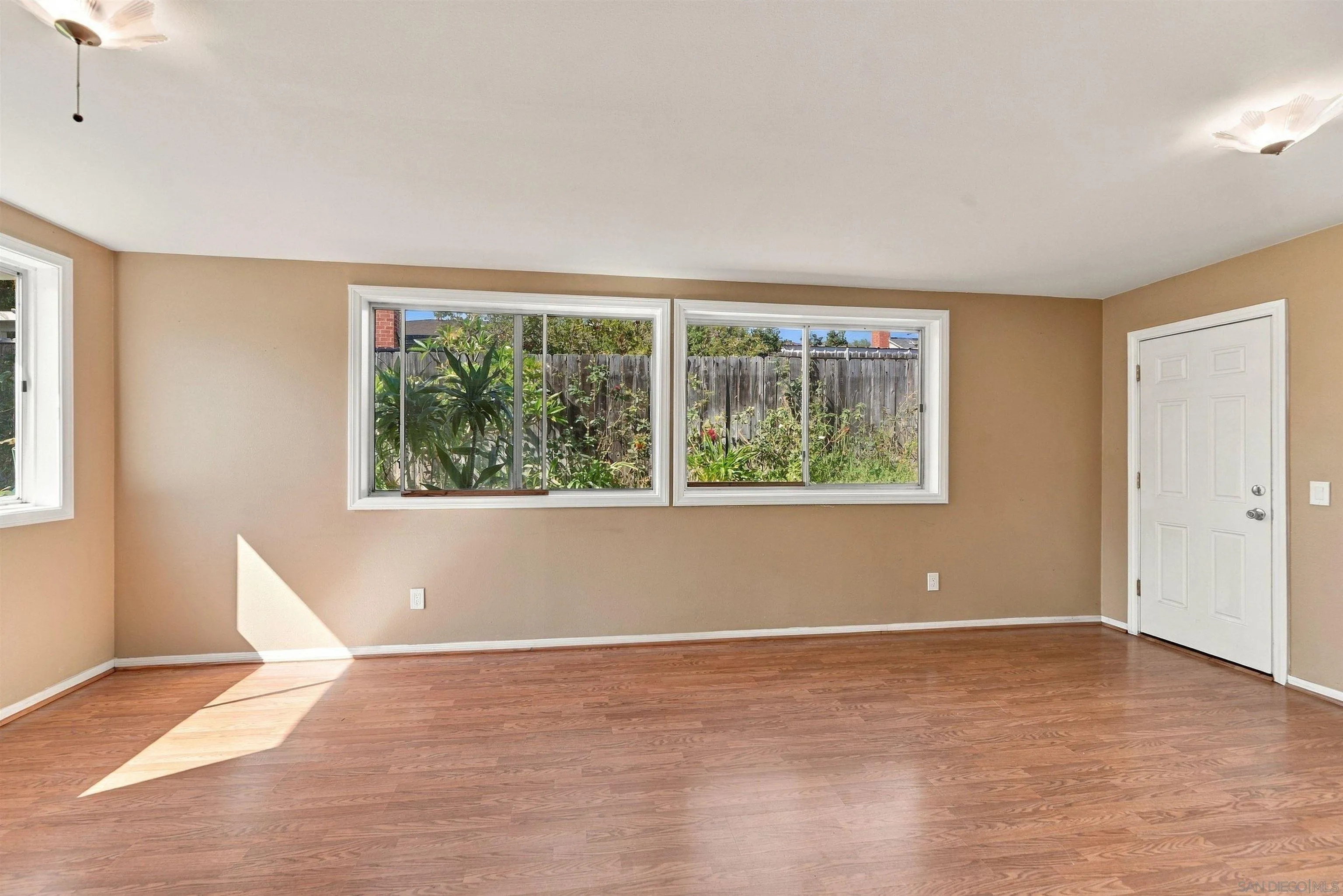https://cdn.realtyfeed.com/cdn/127/260025479/4bc65606288b049b7cd48d19e899ab01.webp