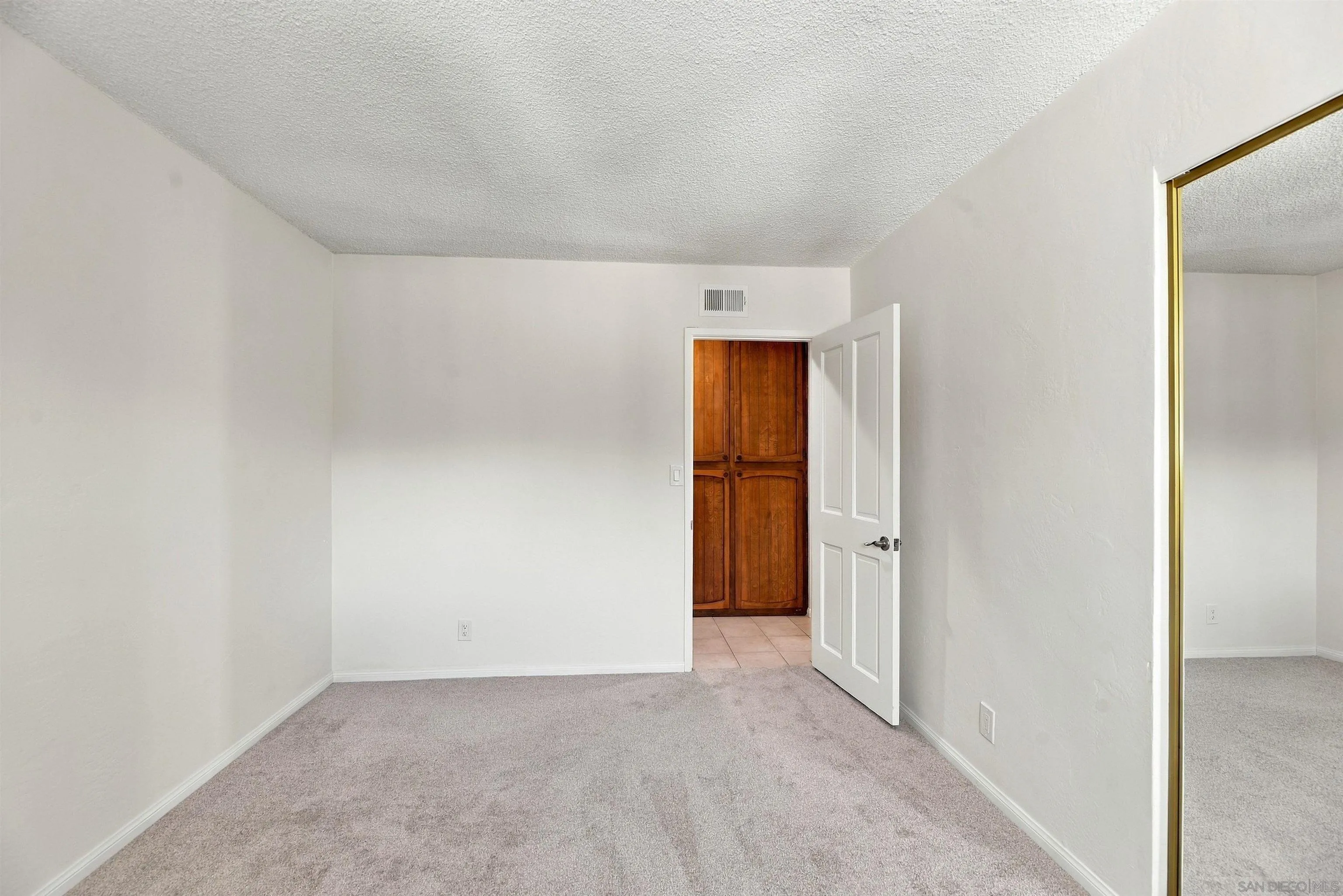https://cdn.realtyfeed.com/cdn/127/260025479/5c044a9454b83645ba82bd442fbf7a4e.webp