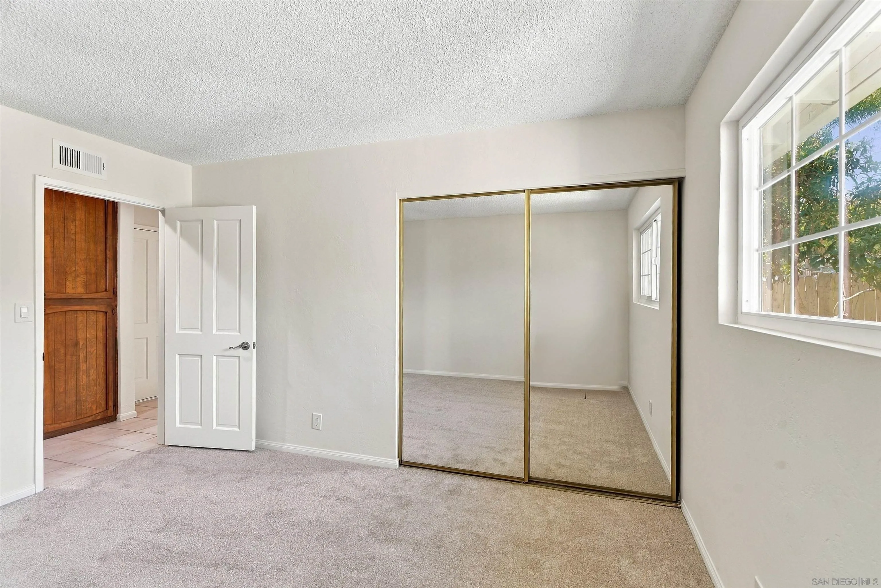 https://cdn.realtyfeed.com/cdn/127/260025479/63229ee5a688e3391c3f9567620e6493.webp